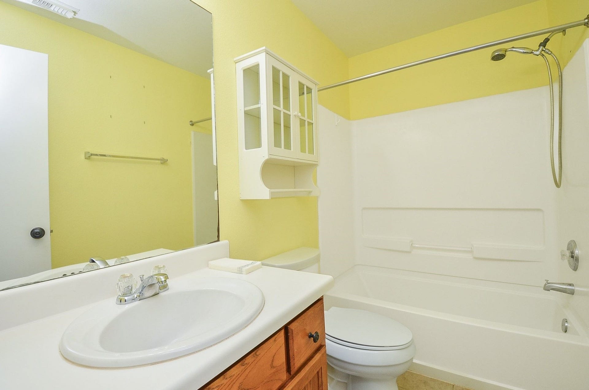 6138 Settlers Lake Circle E, Katy, TX 77449 2ND BATHROOM