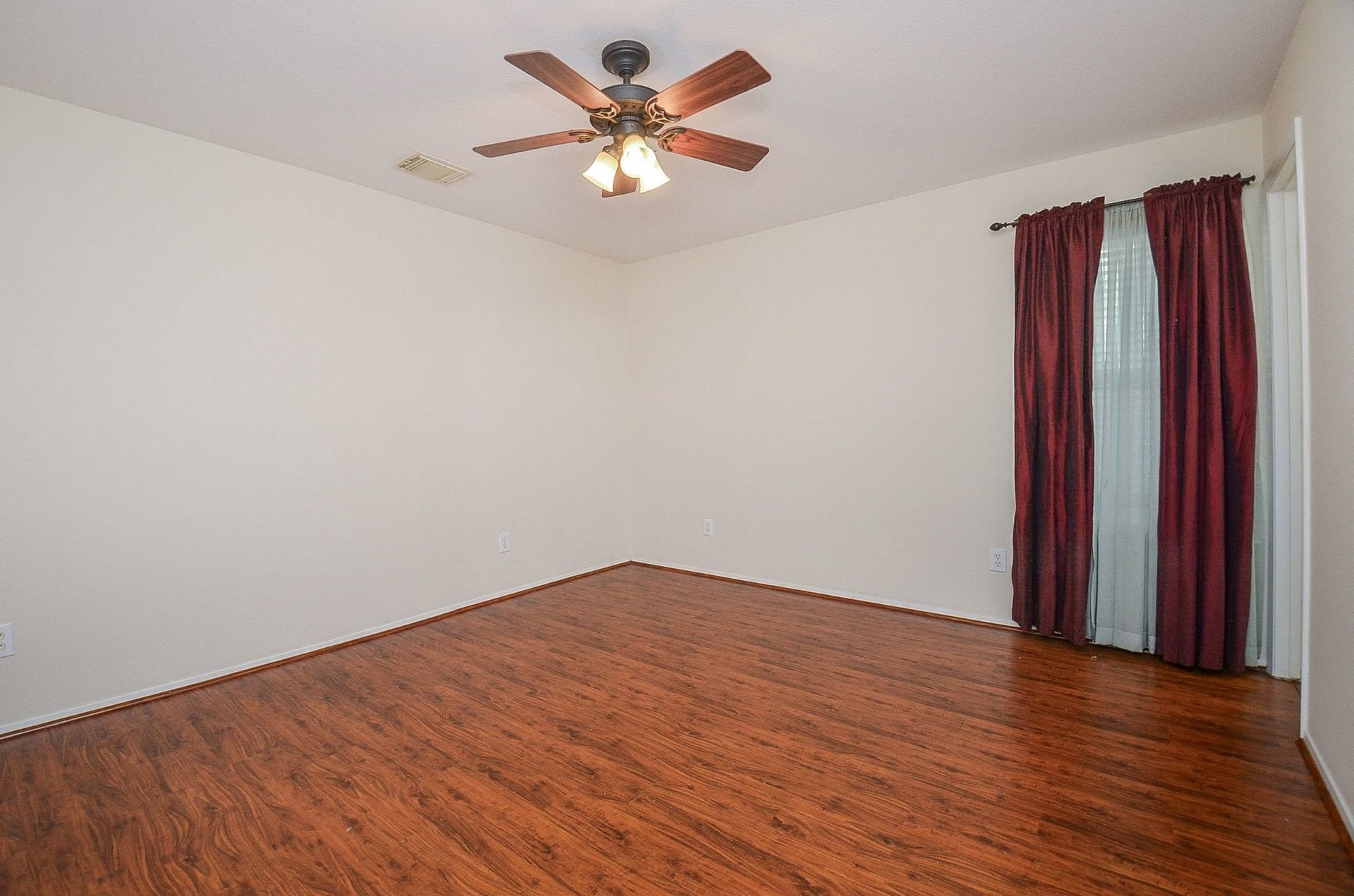 6138 Settlers Lake Circle E, Katy, TX 77449 MASTER BEDROOM