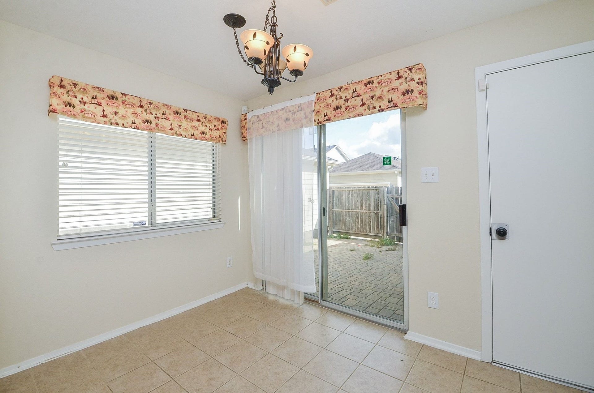 6138 Settlers Lake Circle E, Katy, TX 77449 DINING AREA