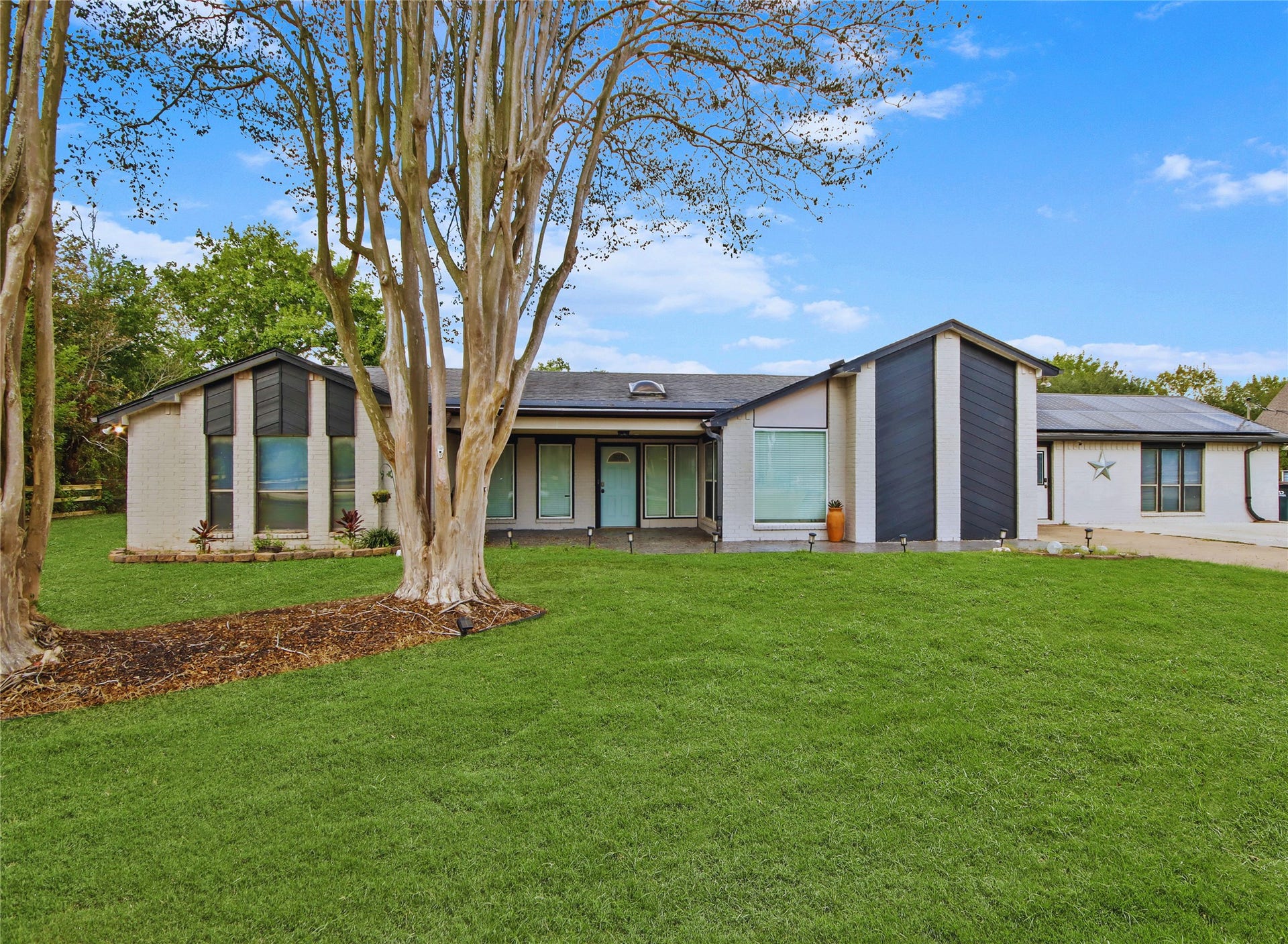 3527 Eula Morgan Road, Katy, TX 77493 Thank you for viewing our listing. We'd love to show you this home! Call us today to schedule your private showing.
