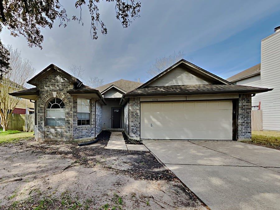 Property photo for 4330 Spoonbill Drive, Seabrook, TX