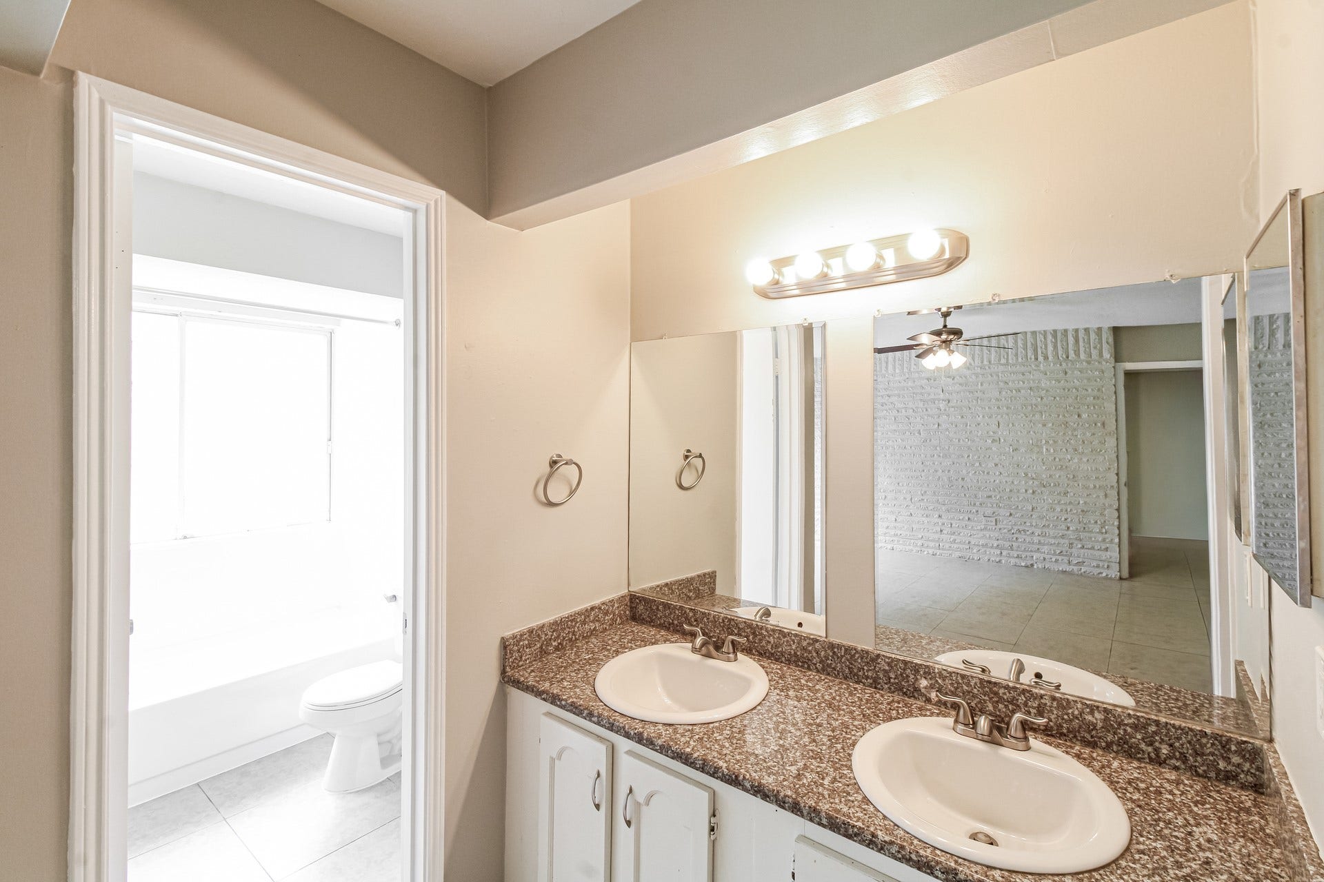 2811 E Birchdale Drive, Missouri City, TX 77489