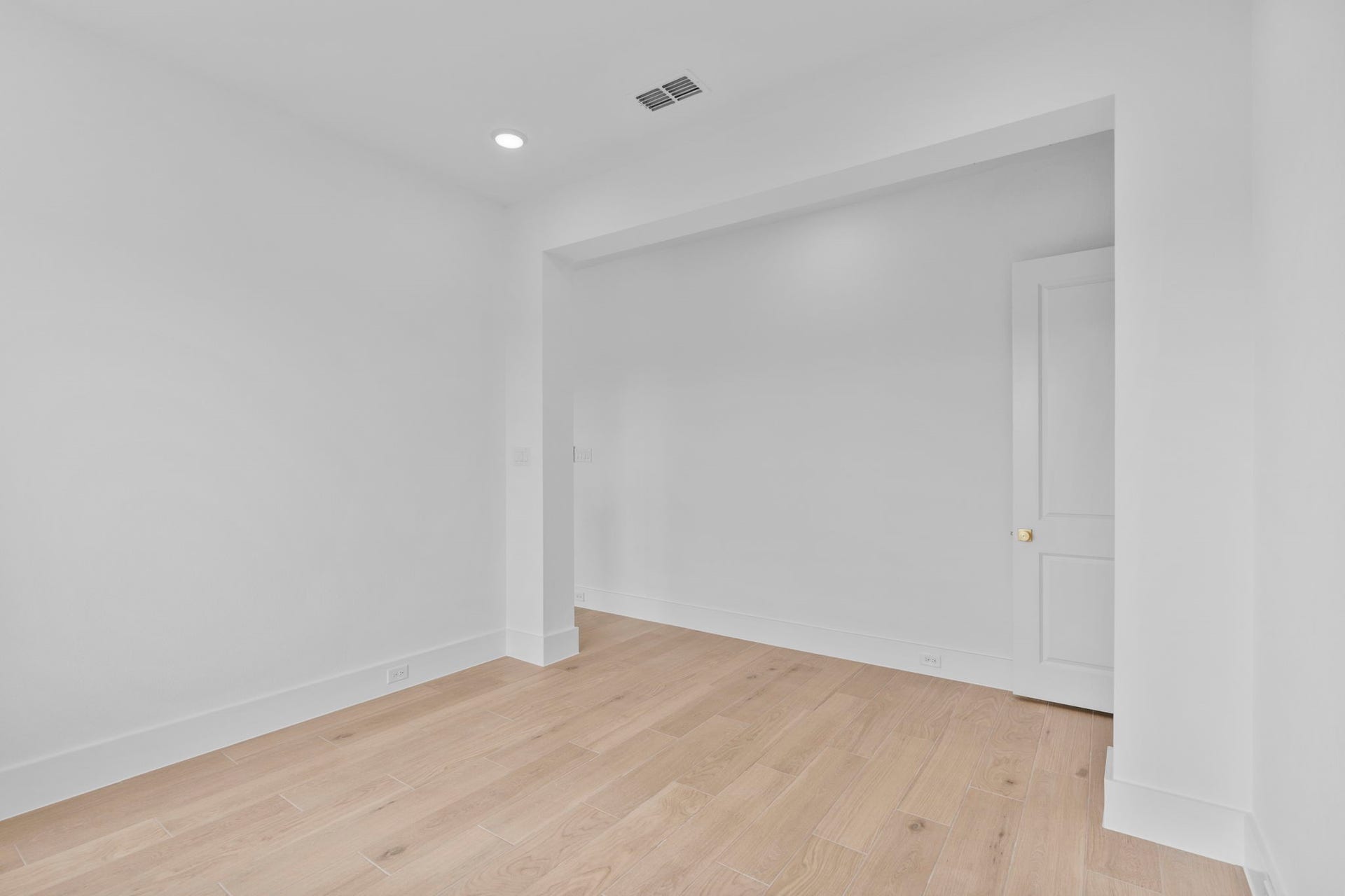 11110 Openwood Lands Lane, Cypress, TX 77433 Side room inside off of the primary, perfect for a nursery,, office, or separate Livingroom.
