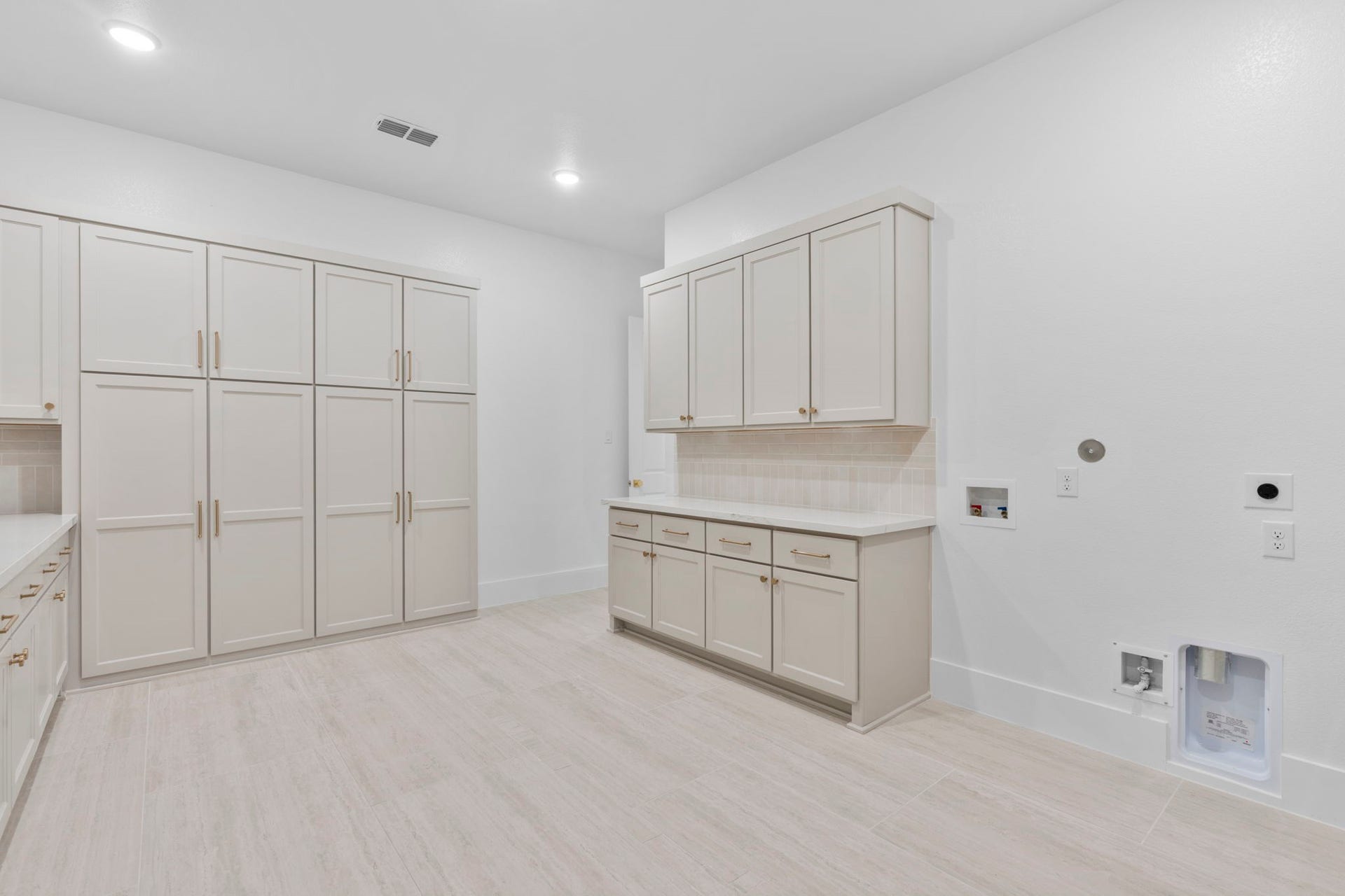 11110 Openwood Lands Lane, Cypress, TX 77433 Home will come with Washer/Dryer and Extra Fridge