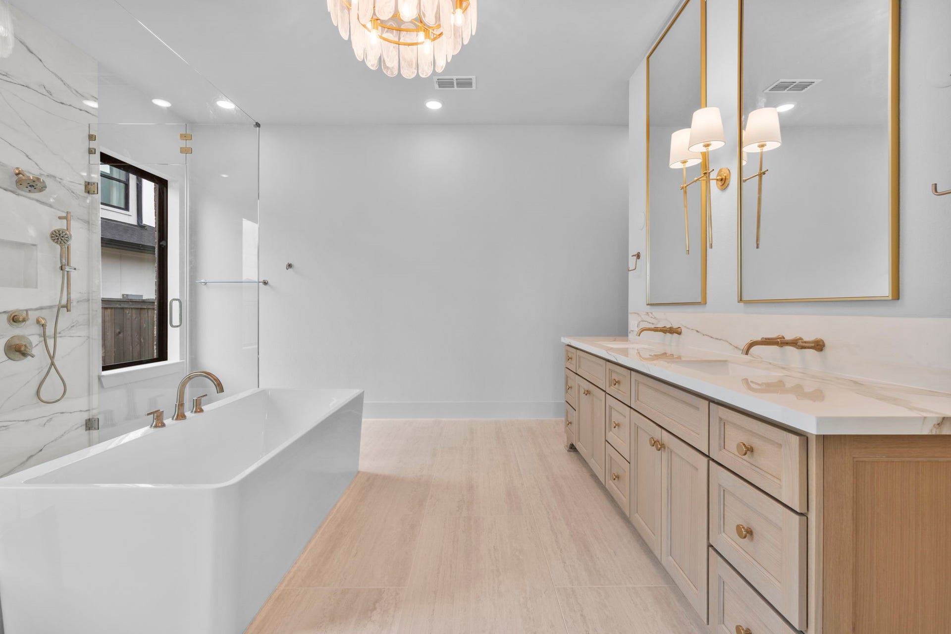 11110 Openwood Lands Lane, Cypress, TX 77433 Spa like bathrooms DO EXIST.
