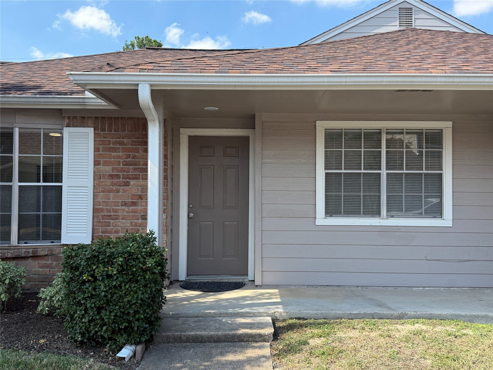 Covered front porch.