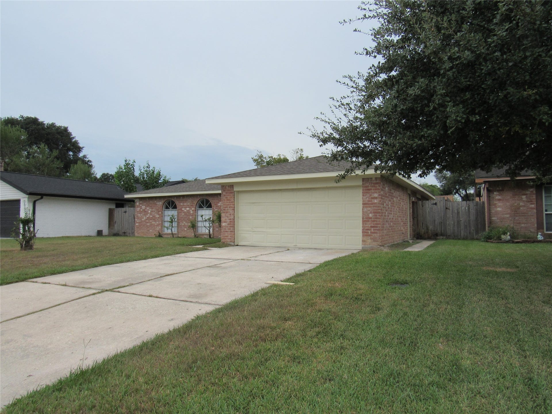 Right side view of the House.