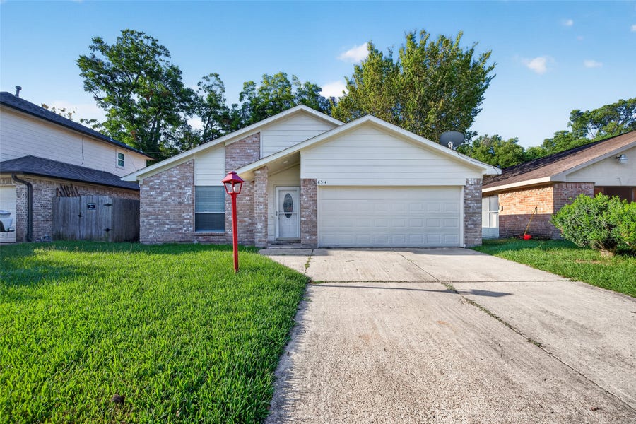 Property photo for 634 Walston Lane, Houston, TX