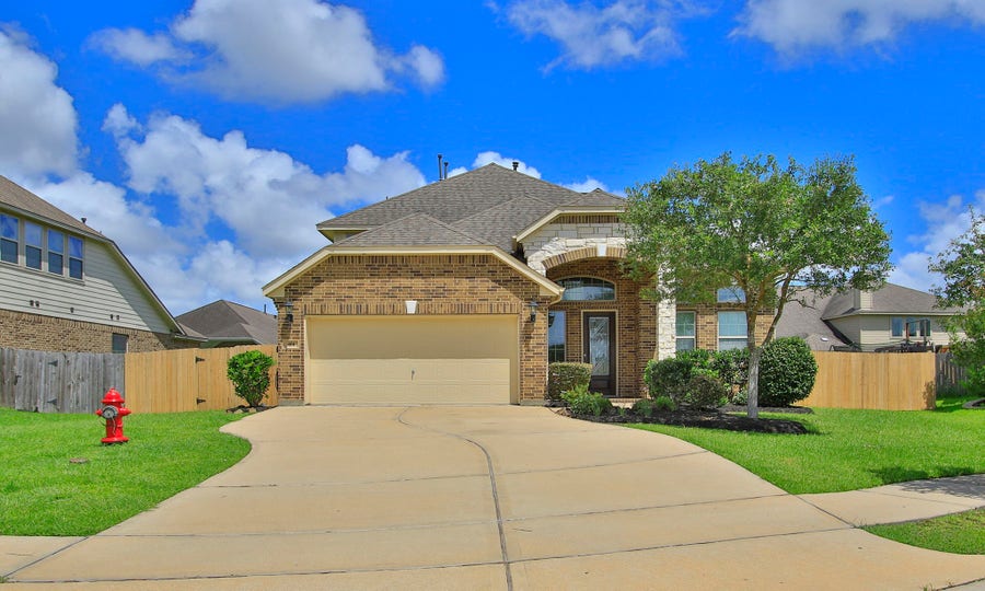 Property photo for 414 Wood Forest Drive, League City, TX