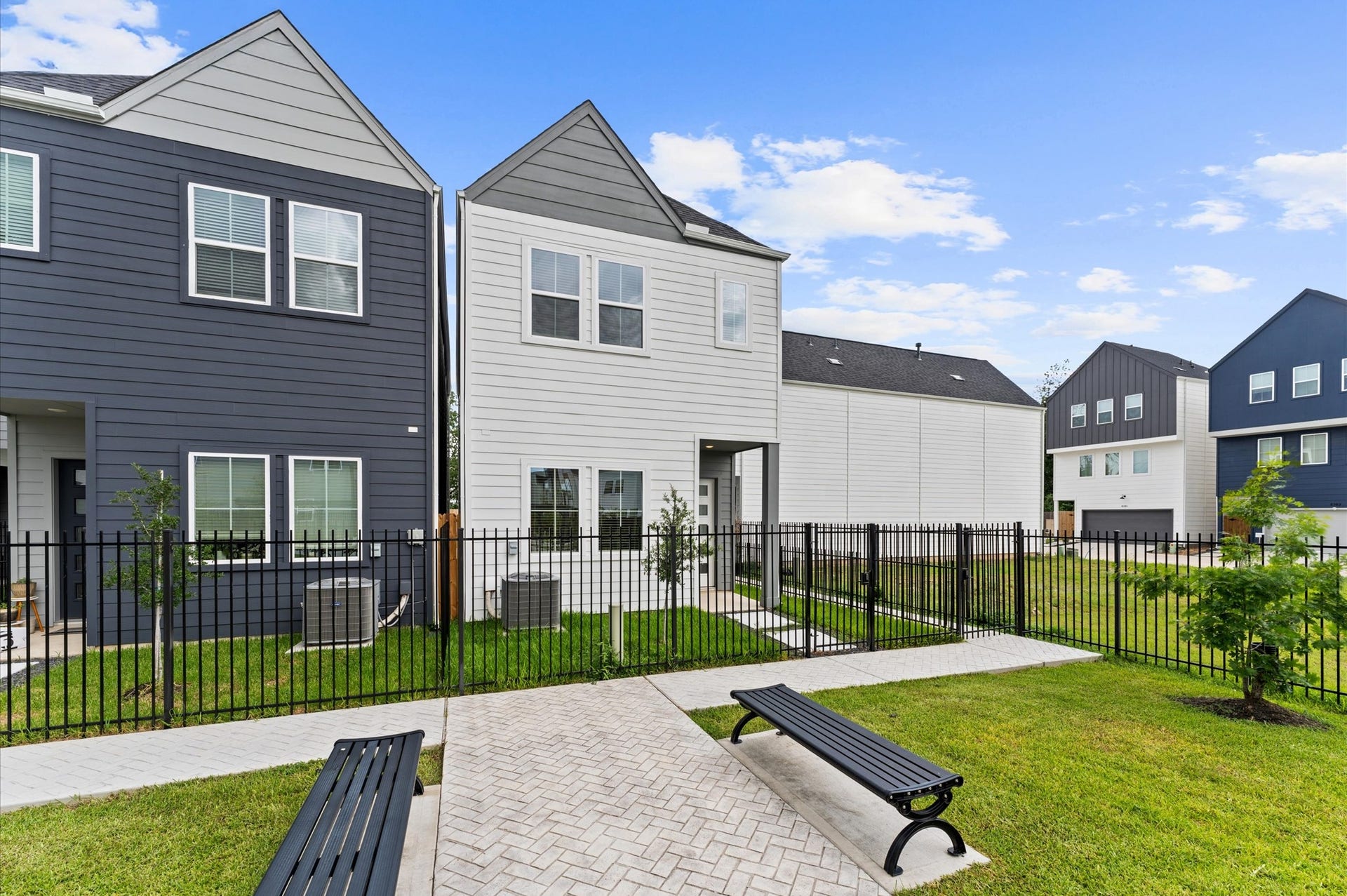 2213 Springwood Vista Lane, Houston, TX 77055 2013 Springwood Vista Ln. Springwood