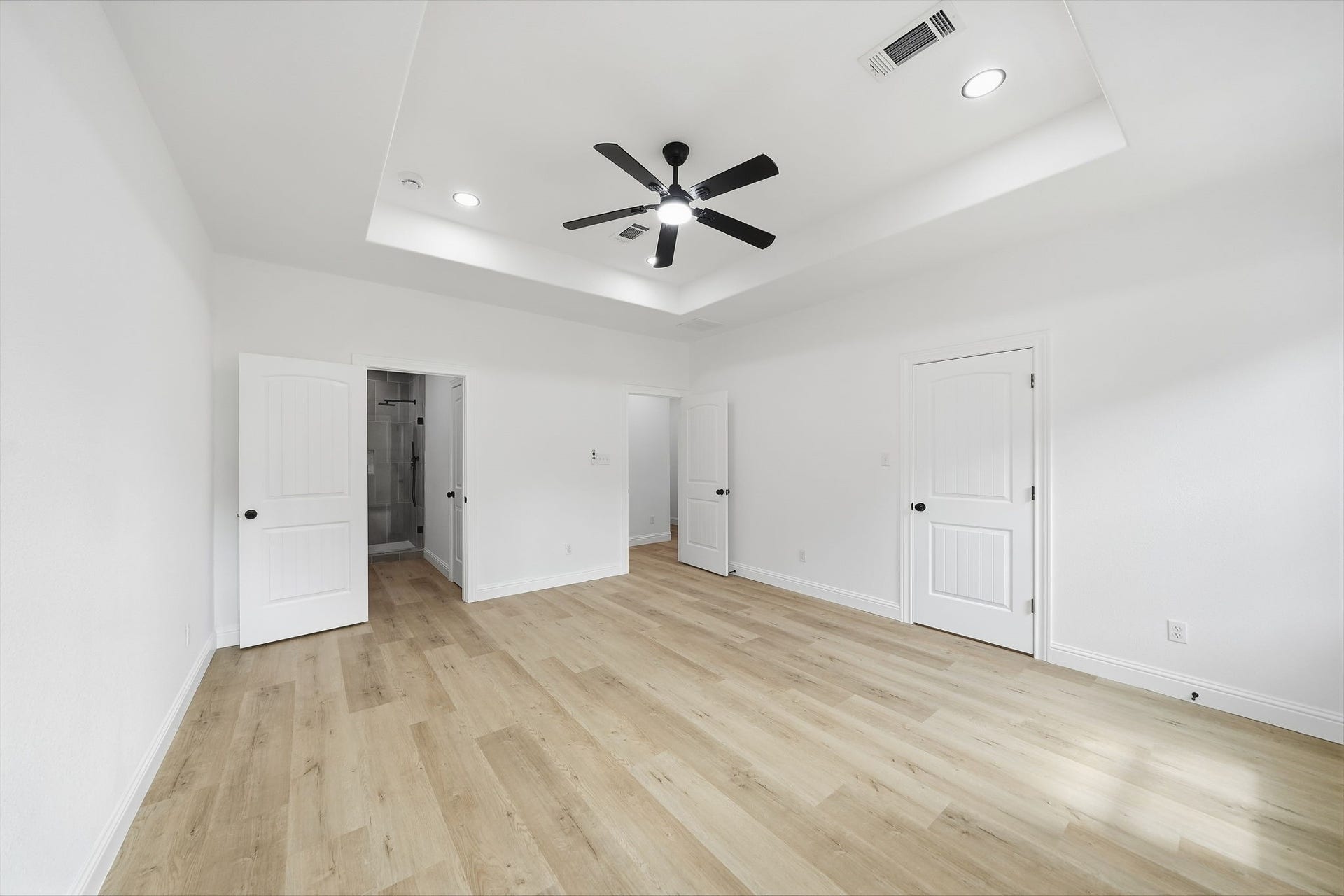 614 Austin Street, West Columbia, TX 77486