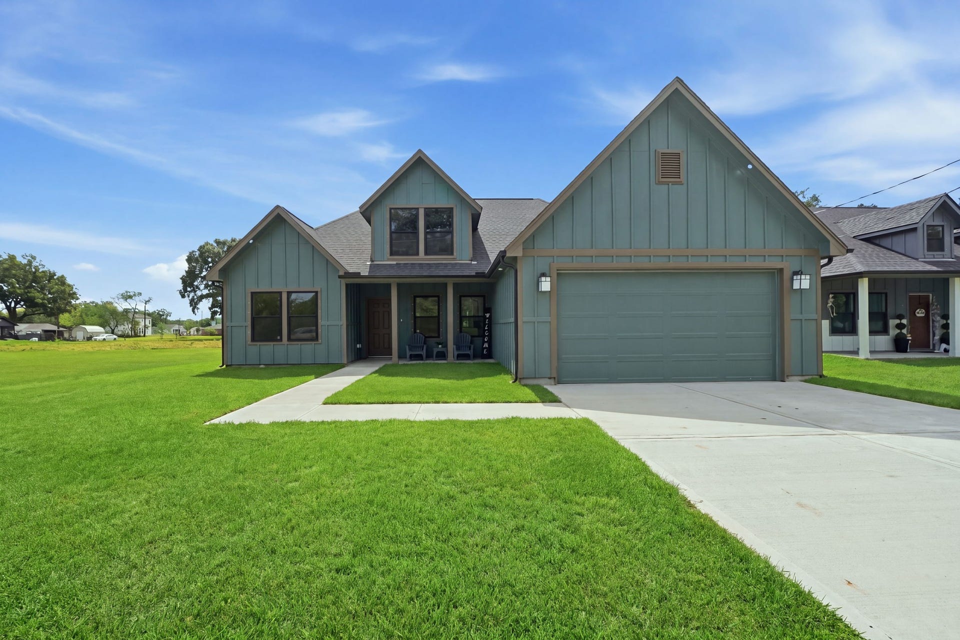 614 Austin Street, West Columbia, TX 77486