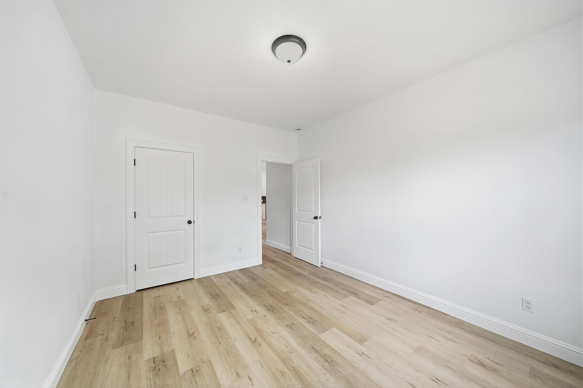 614 Austin Street, West Columbia, TX 77486