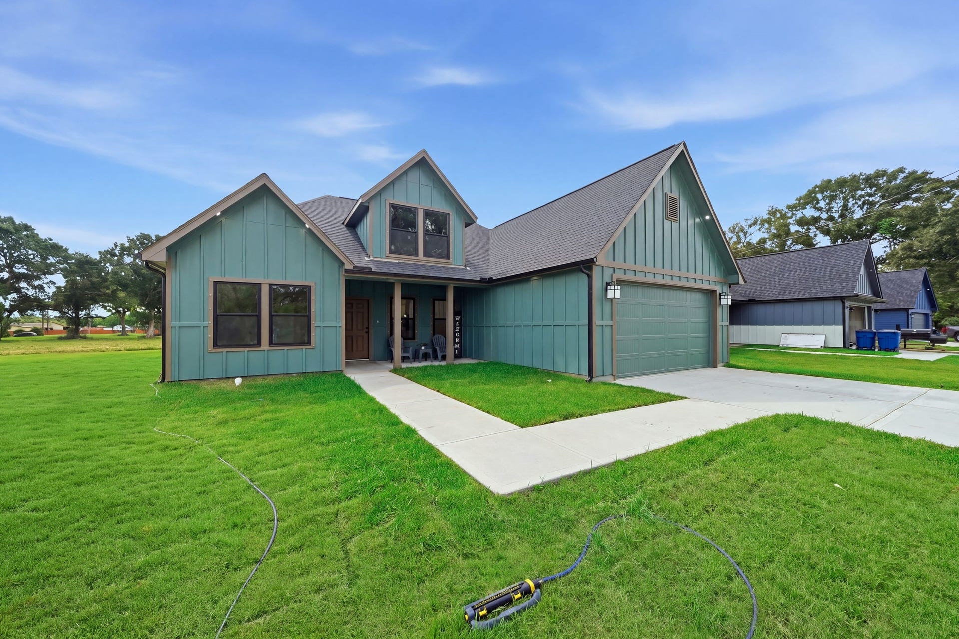 614 Austin Street, West Columbia, TX 77486