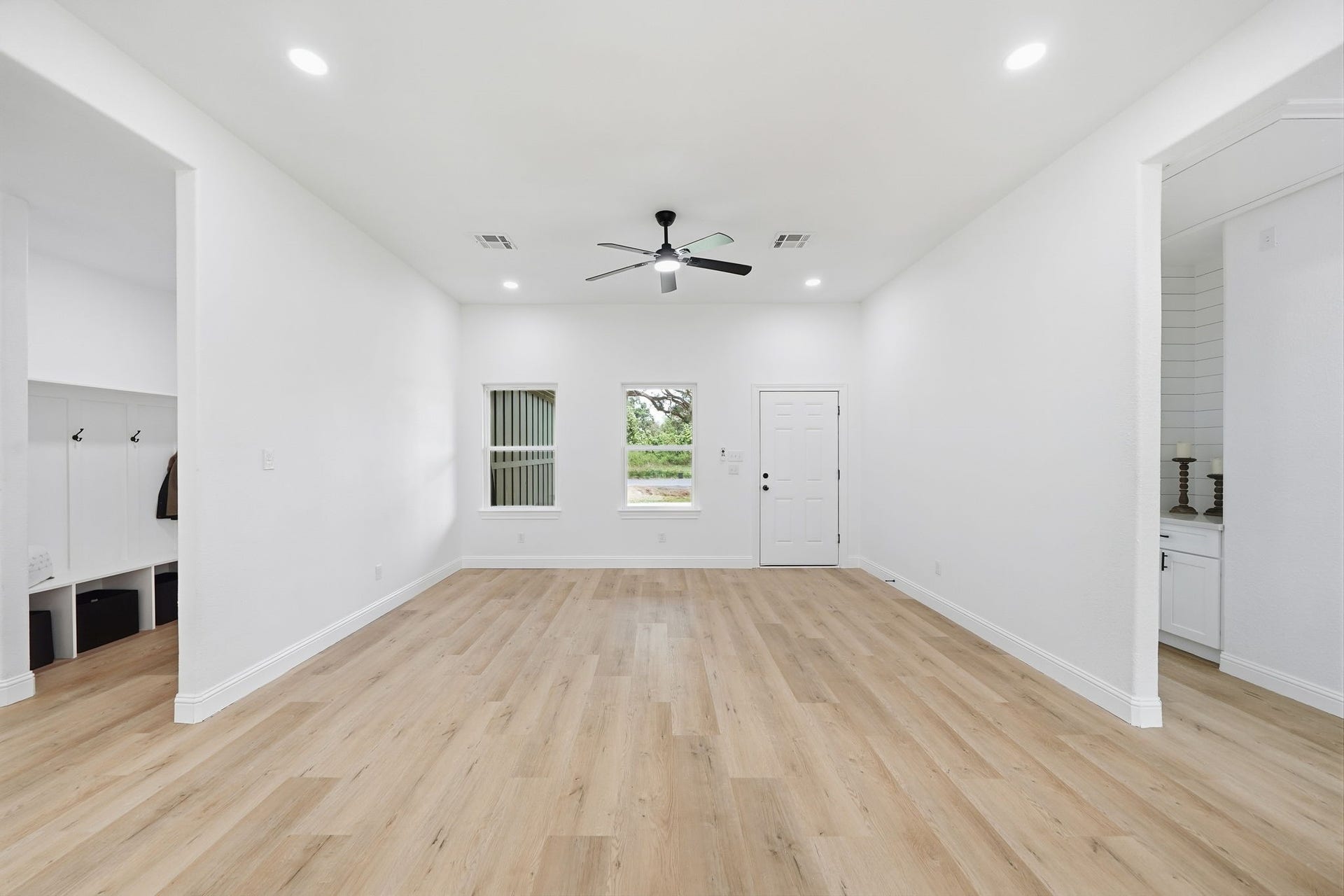 614 Austin Street, West Columbia, TX 77486