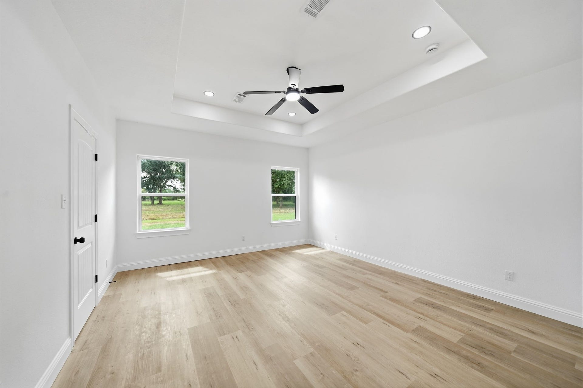 614 Austin Street, West Columbia, TX 77486