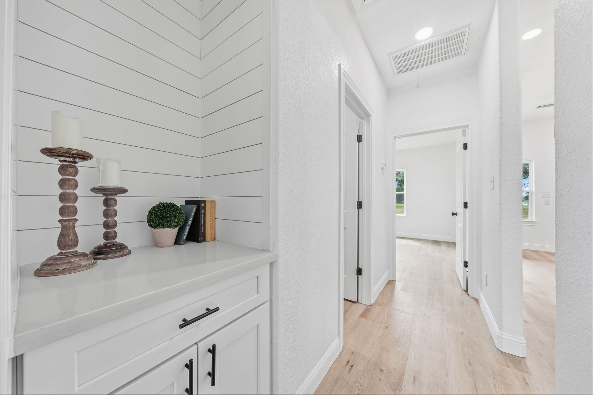 614 Austin Street, West Columbia, TX 77486
