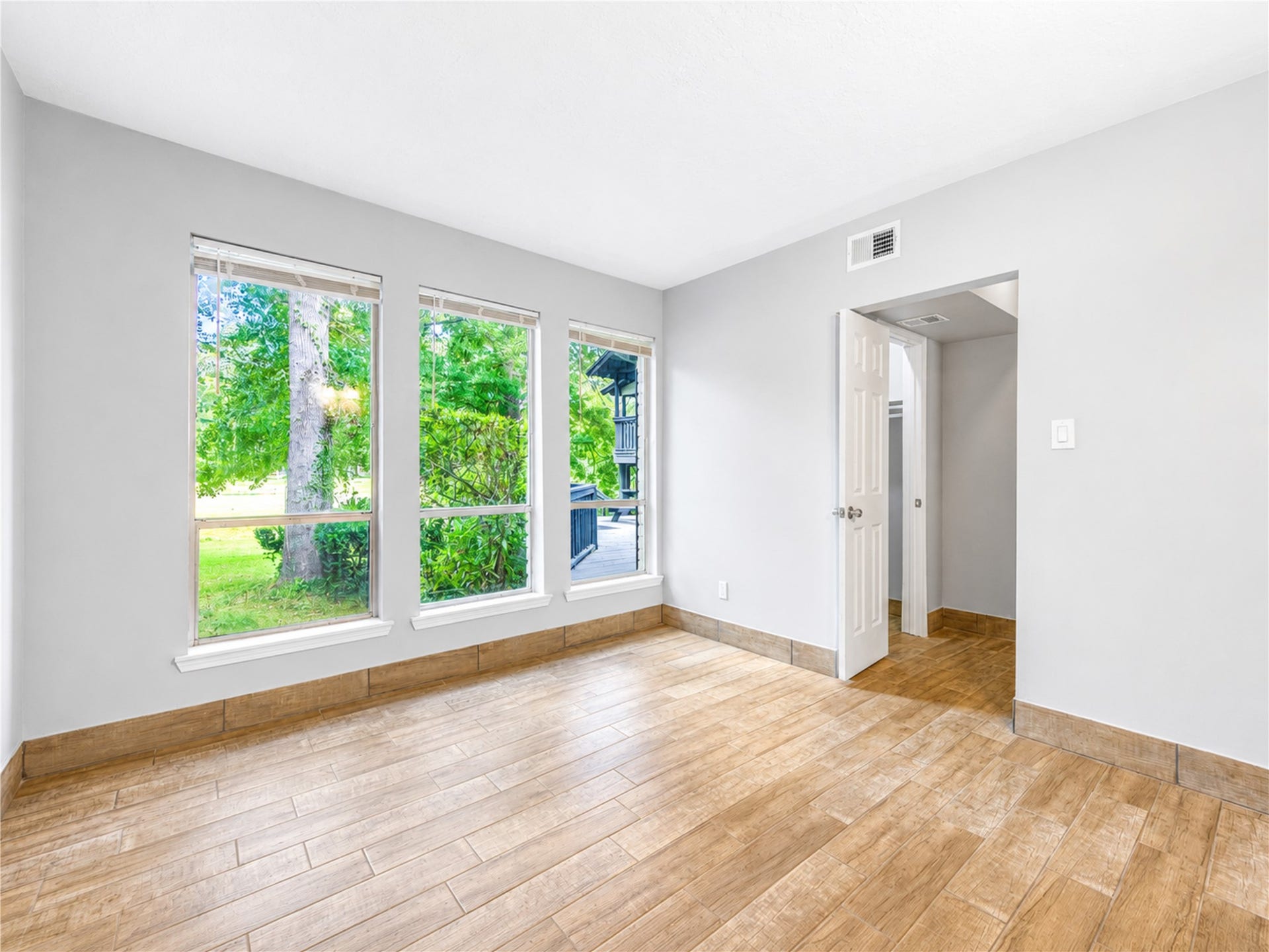 814 Stone Mountain Drive, Conroe, TX 77302 Dedicated Home Gym with Walk-In Closet