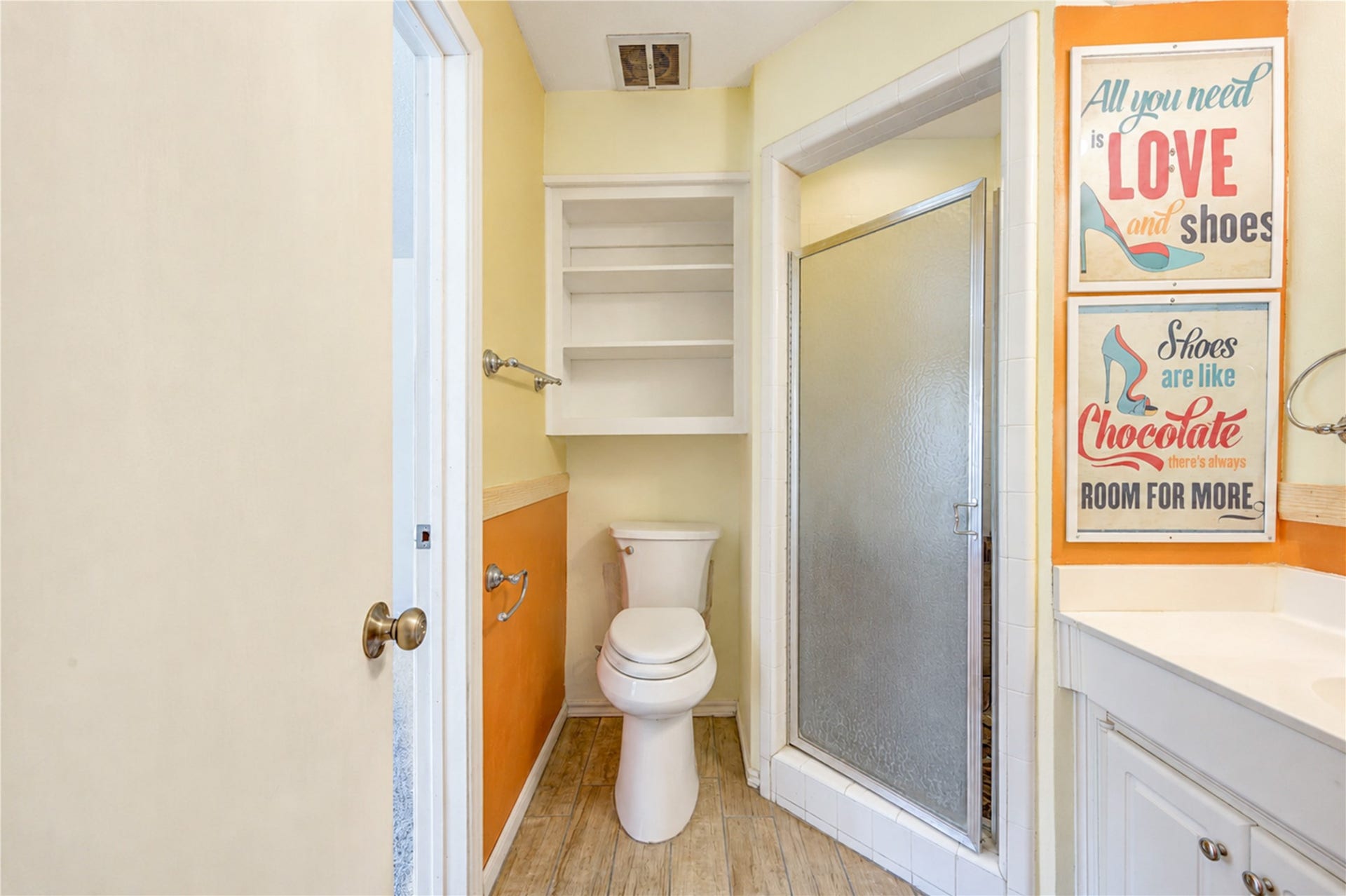 814 Stone Mountain Drive, Conroe, TX 77302 Private Primary Bathroom