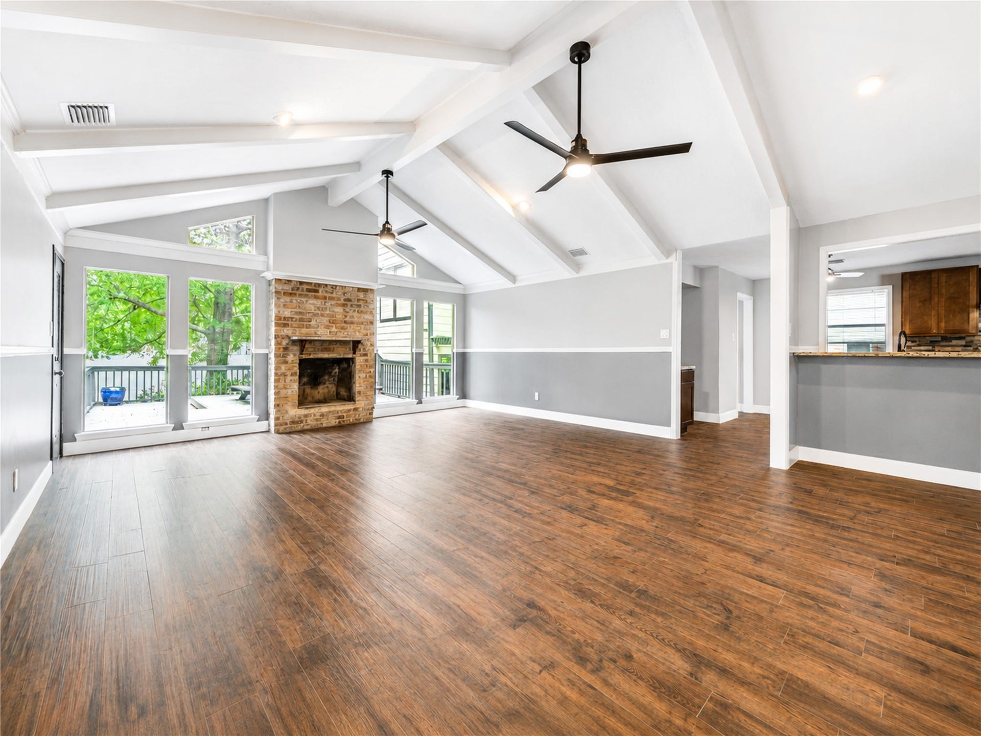 814 Stone Mountain Drive, Conroe, TX 77302 Open-Concept Living Area