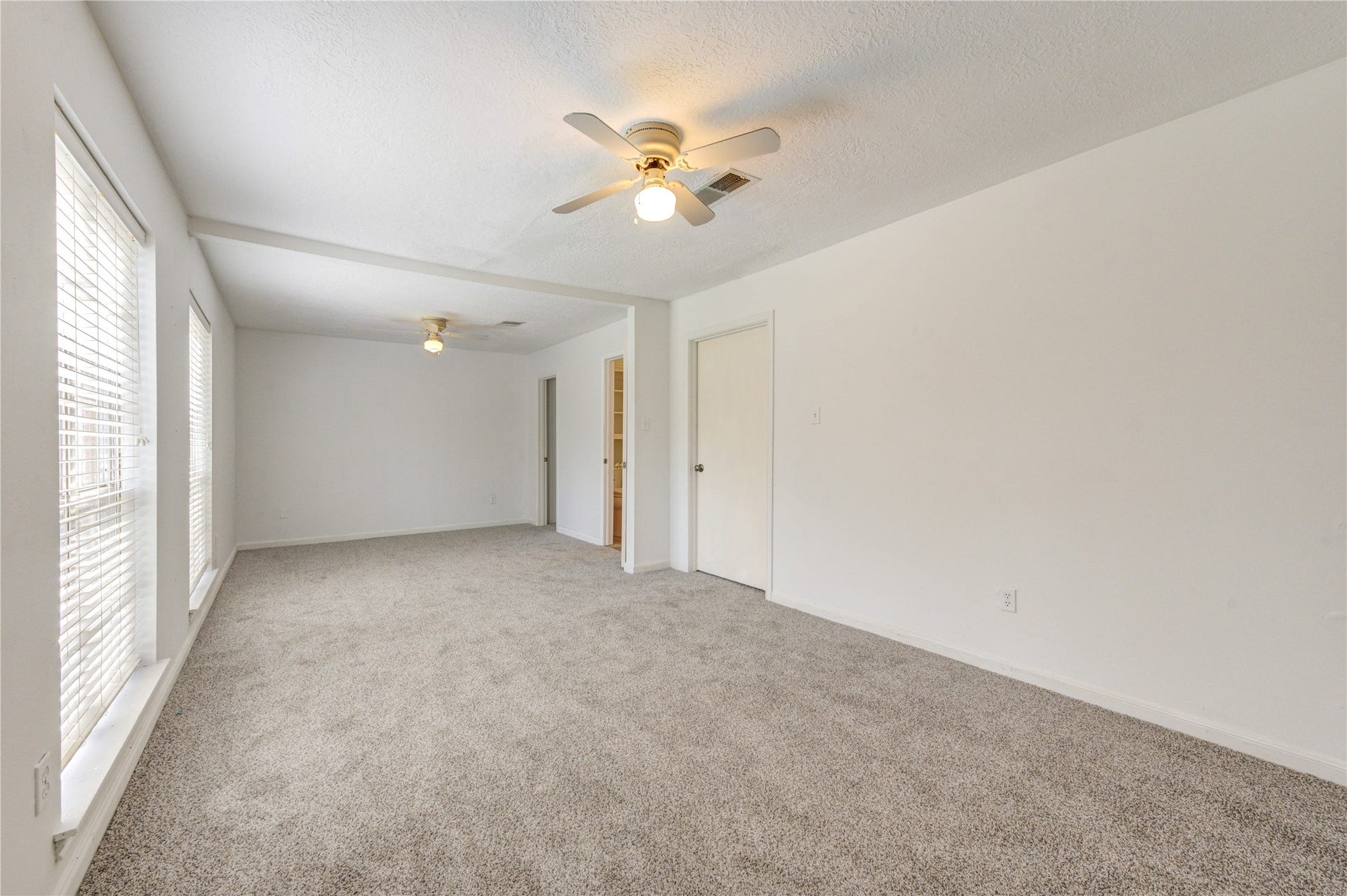 814 Stone Mountain Drive, Conroe, TX 77302 Room for a King Bed, Sitting Area & More