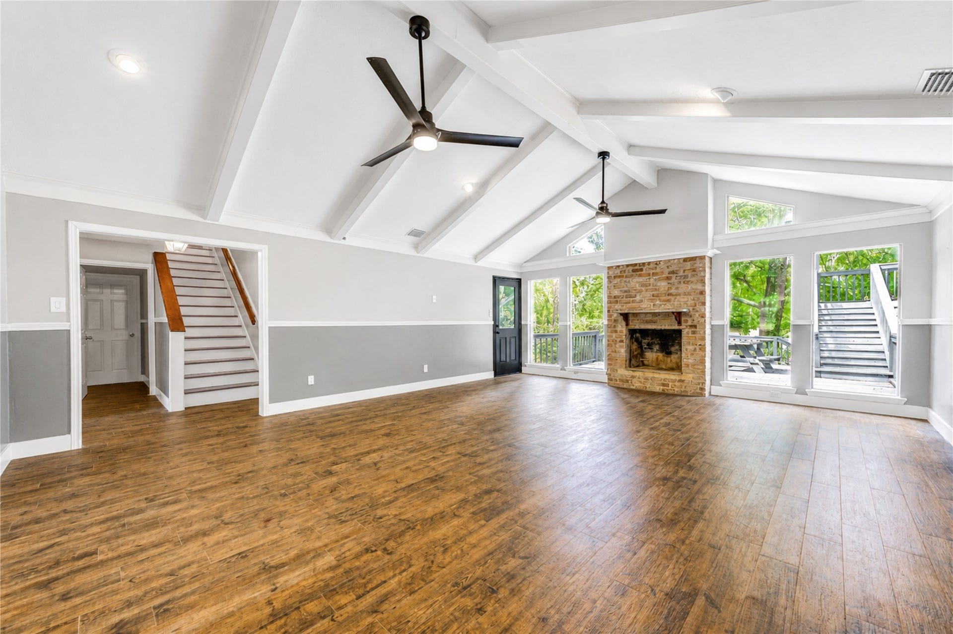 814 Stone Mountain Drive, Conroe, TX 77302 Bright Dining Room
