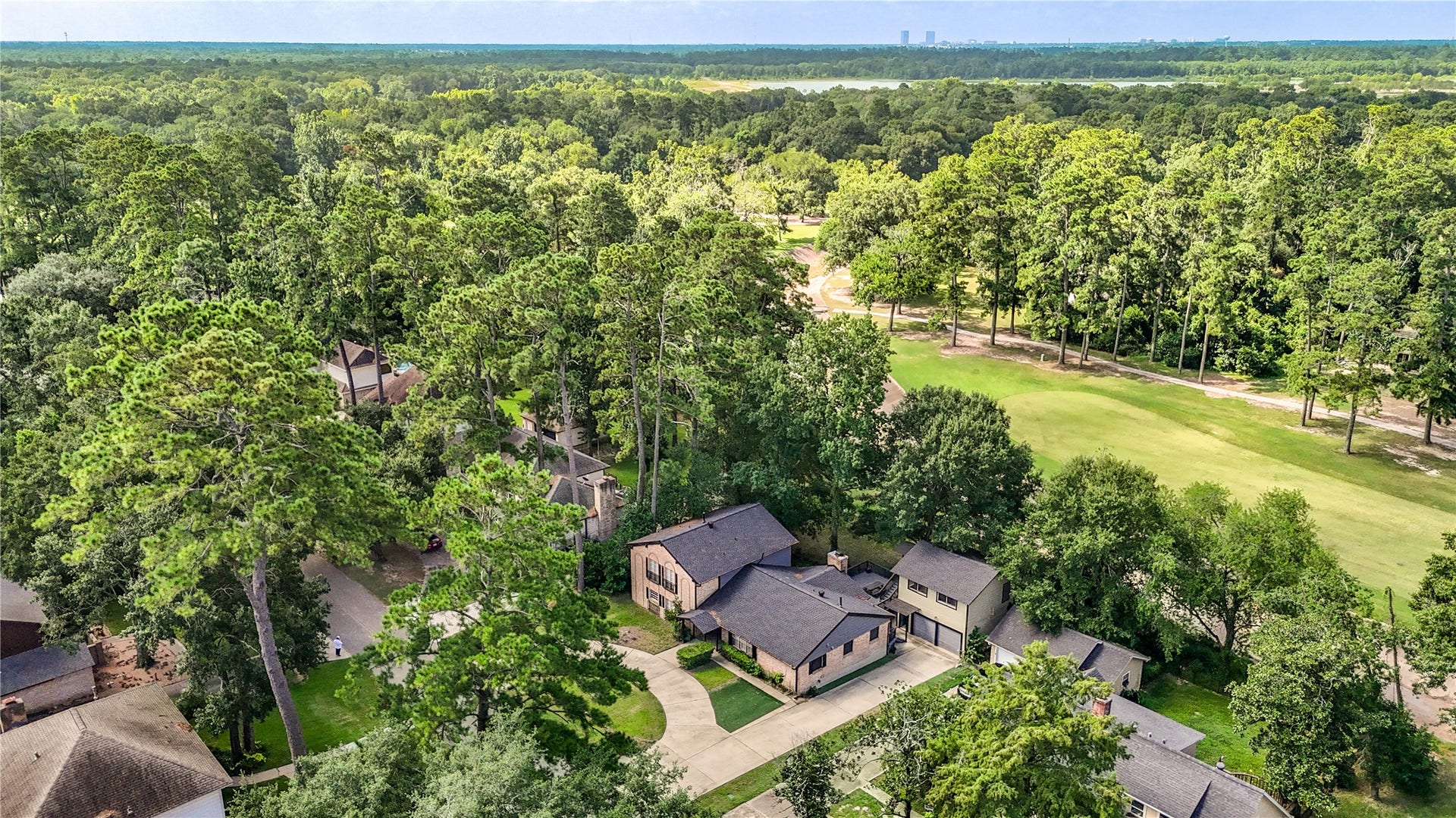 814 Stone Mountain Drive, Conroe, TX 77302 Prime Gold Course Location