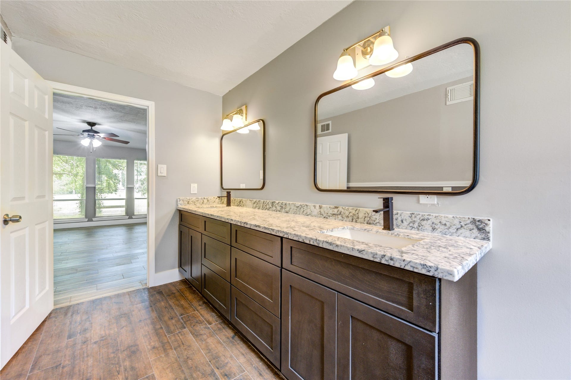 814 Stone Mountain Drive, Conroe, TX 77302 Designer Vanity & Premium Finishes