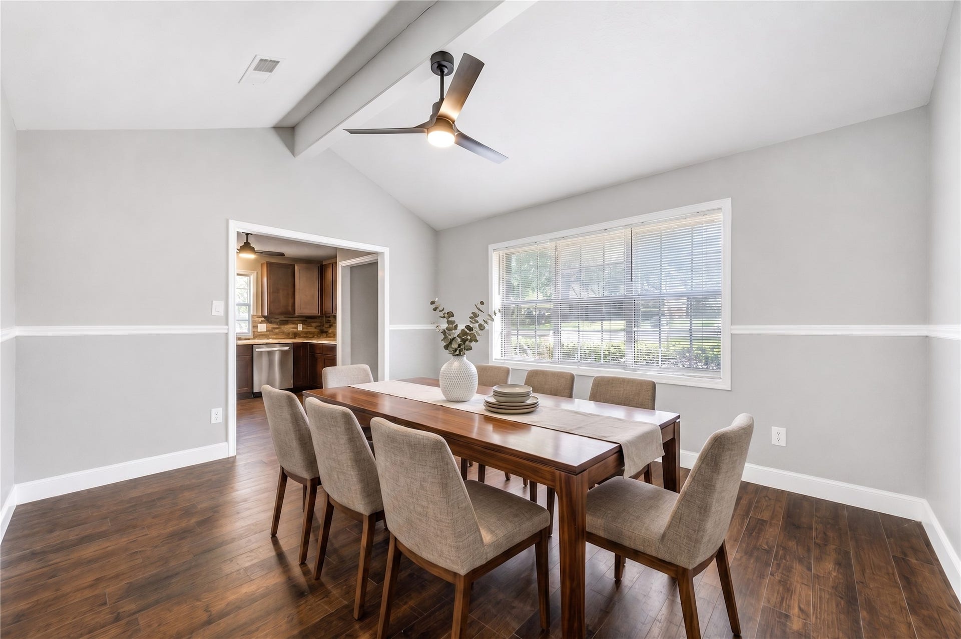 814 Stone Mountain Drive, Conroe, TX 77302 Dining Room AI Staging