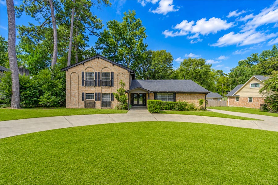 Property photo for 814 Stone Mountain Drive, Conroe, TX