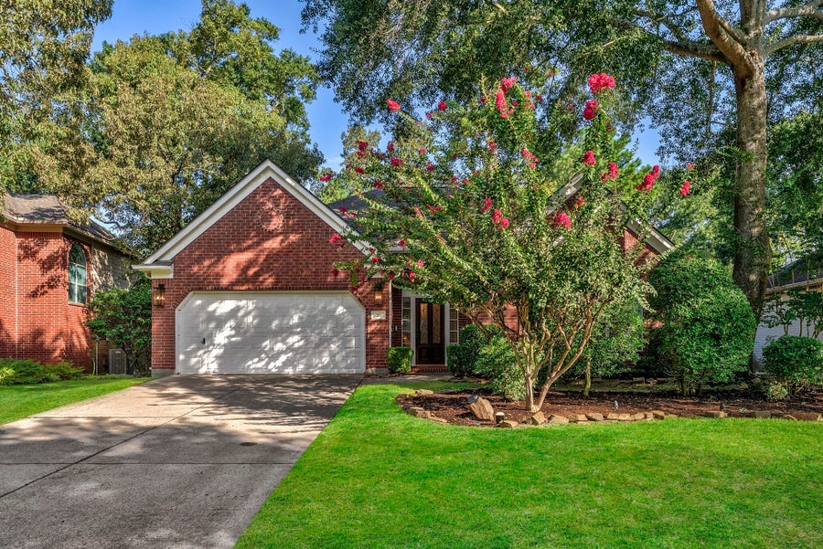 Property photo for 31 Canoe Birch Place, The Woodlands, TX