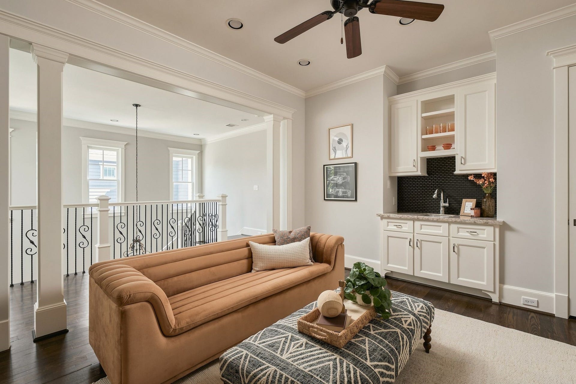 2012 Harvard Street, Houston, TX 77008 This room can be enclosed to transform to a 5th bedroom or private home office.