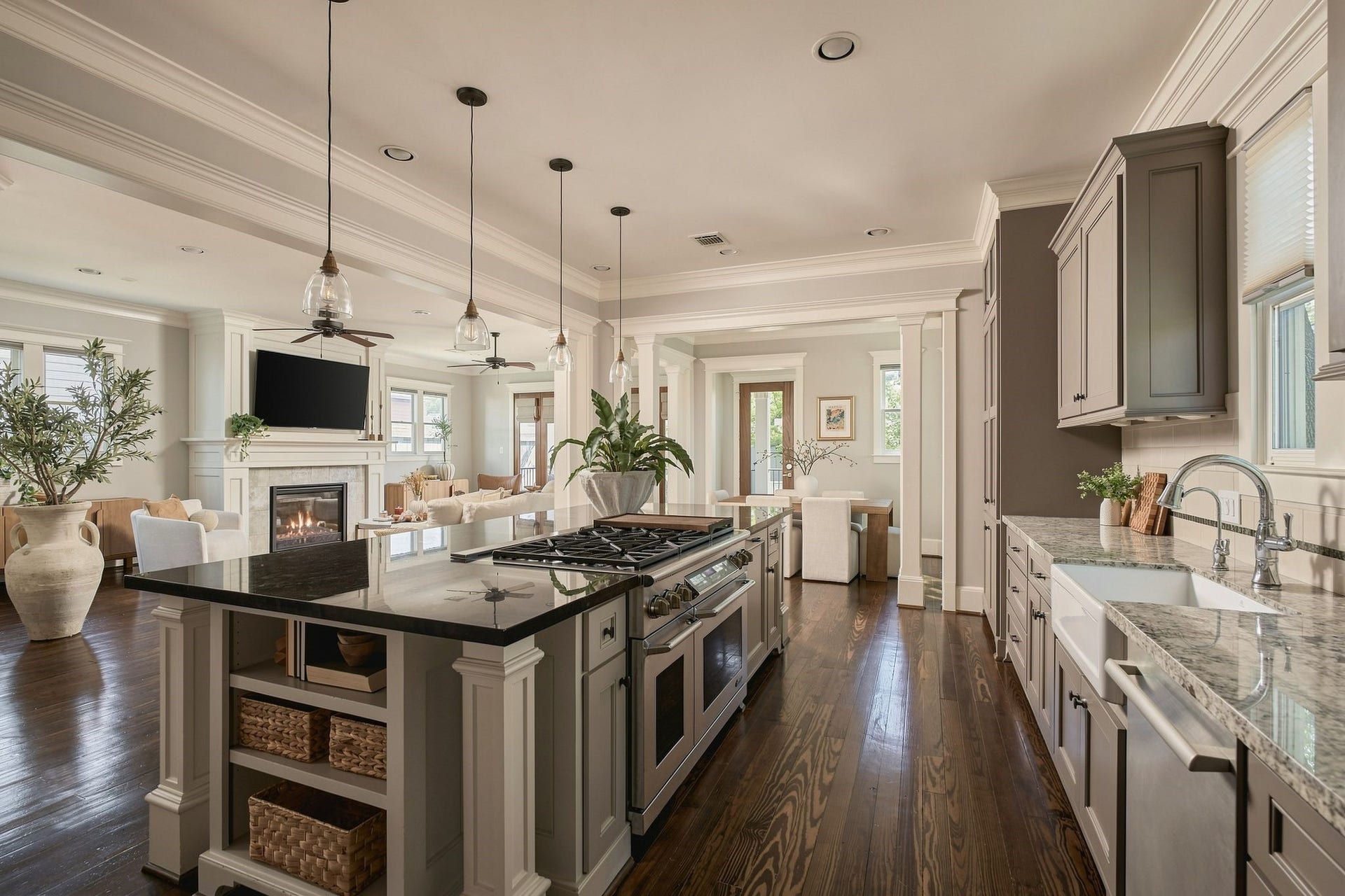2012 Harvard Street, Houston, TX 77008 Whether you're prepping a meal in the kitchen, lounging in the living area, or hosting a gathering, youre always part of the conversation.