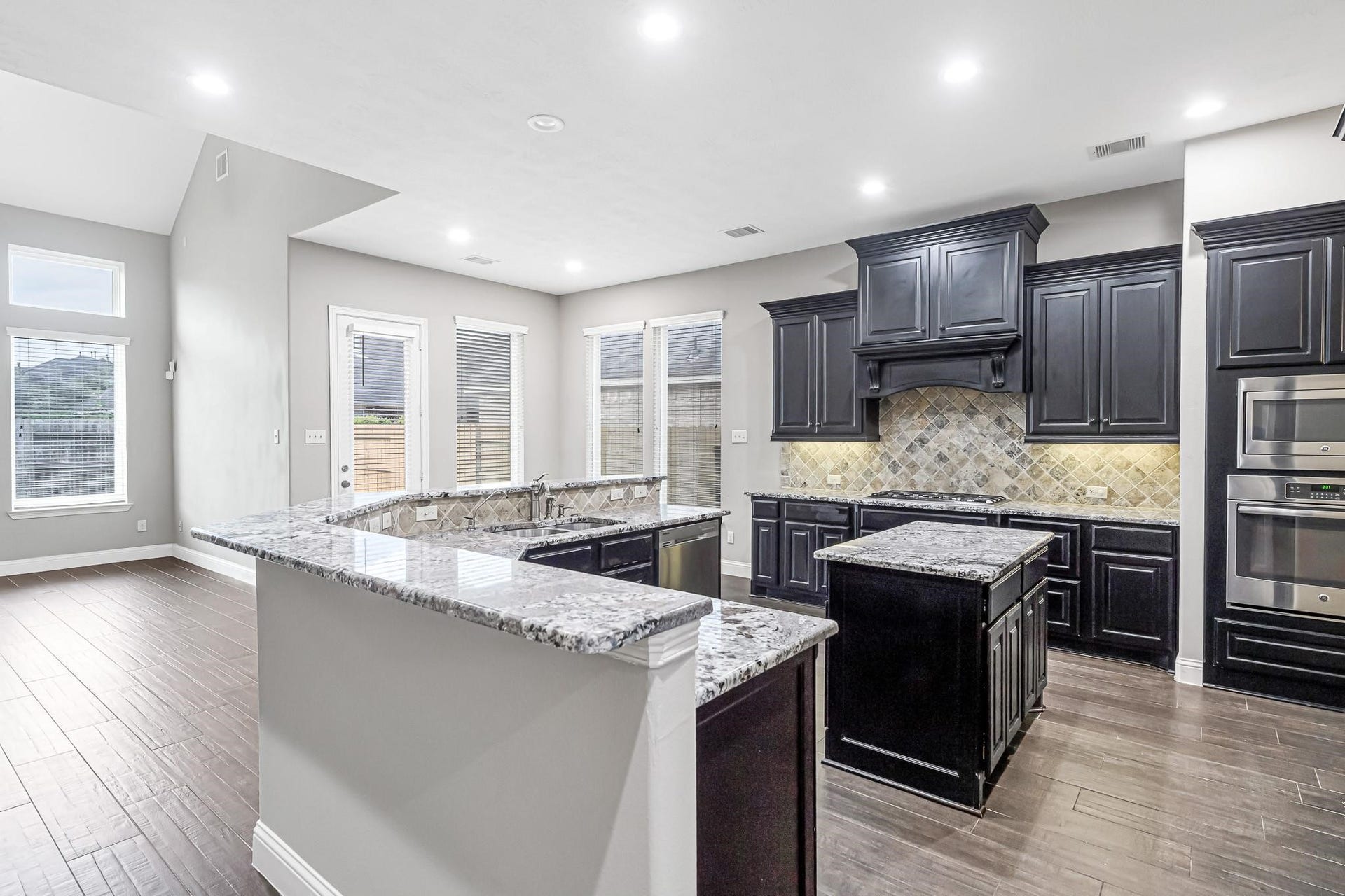 6718 Miller Shadow Lane, Sugar Land, TX 77479 6718 Miller Shadow Lane, Sugar Land, TX 77479