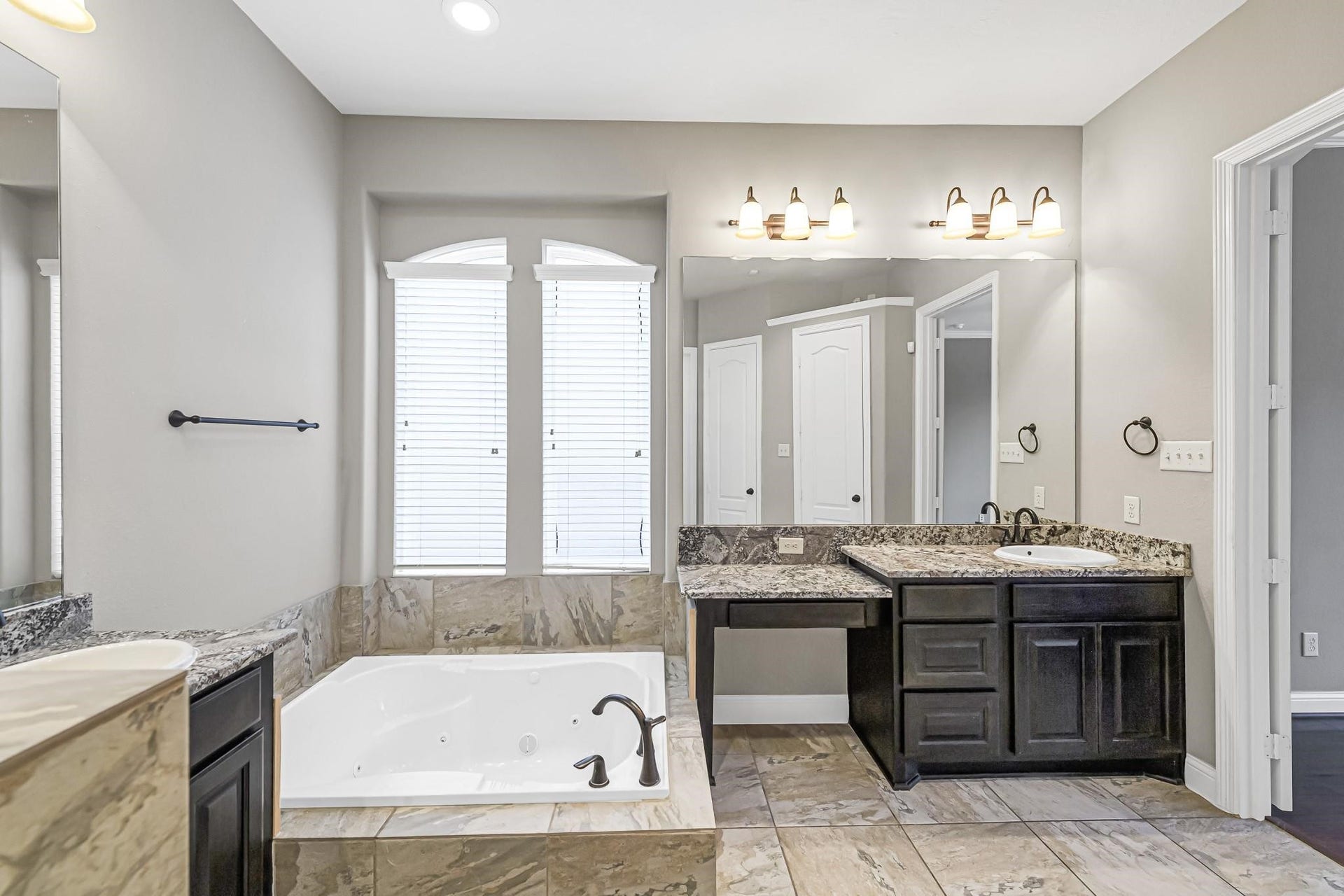 6718 Miller Shadow Lane, Sugar Land, TX 77479 6718 Miller Shadow Lane, Sugar Land, TX 77479