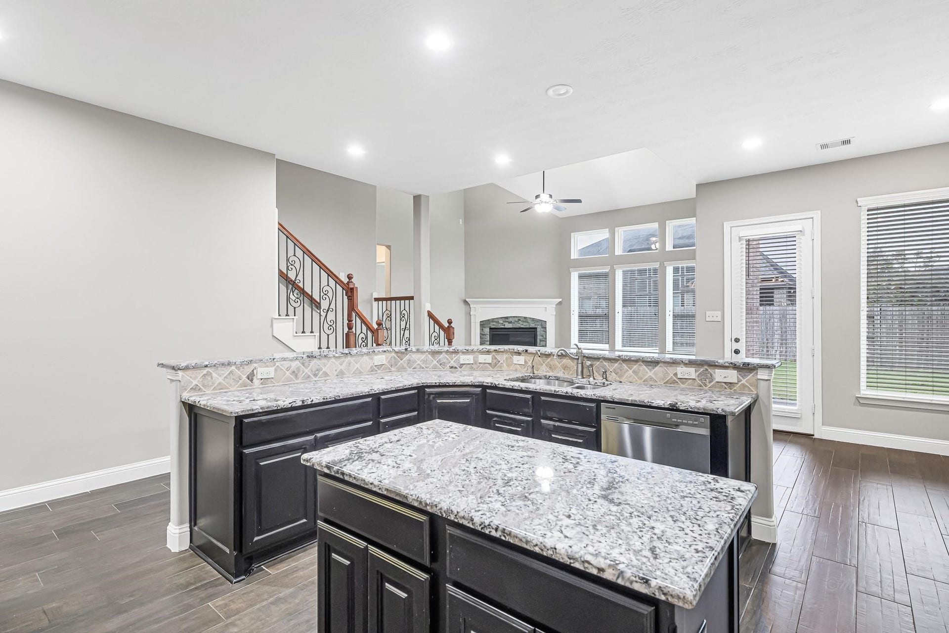 6718 Miller Shadow Lane, Sugar Land, TX 77479 6718 Miller Shadow Lane, Sugar Land, TX 77479