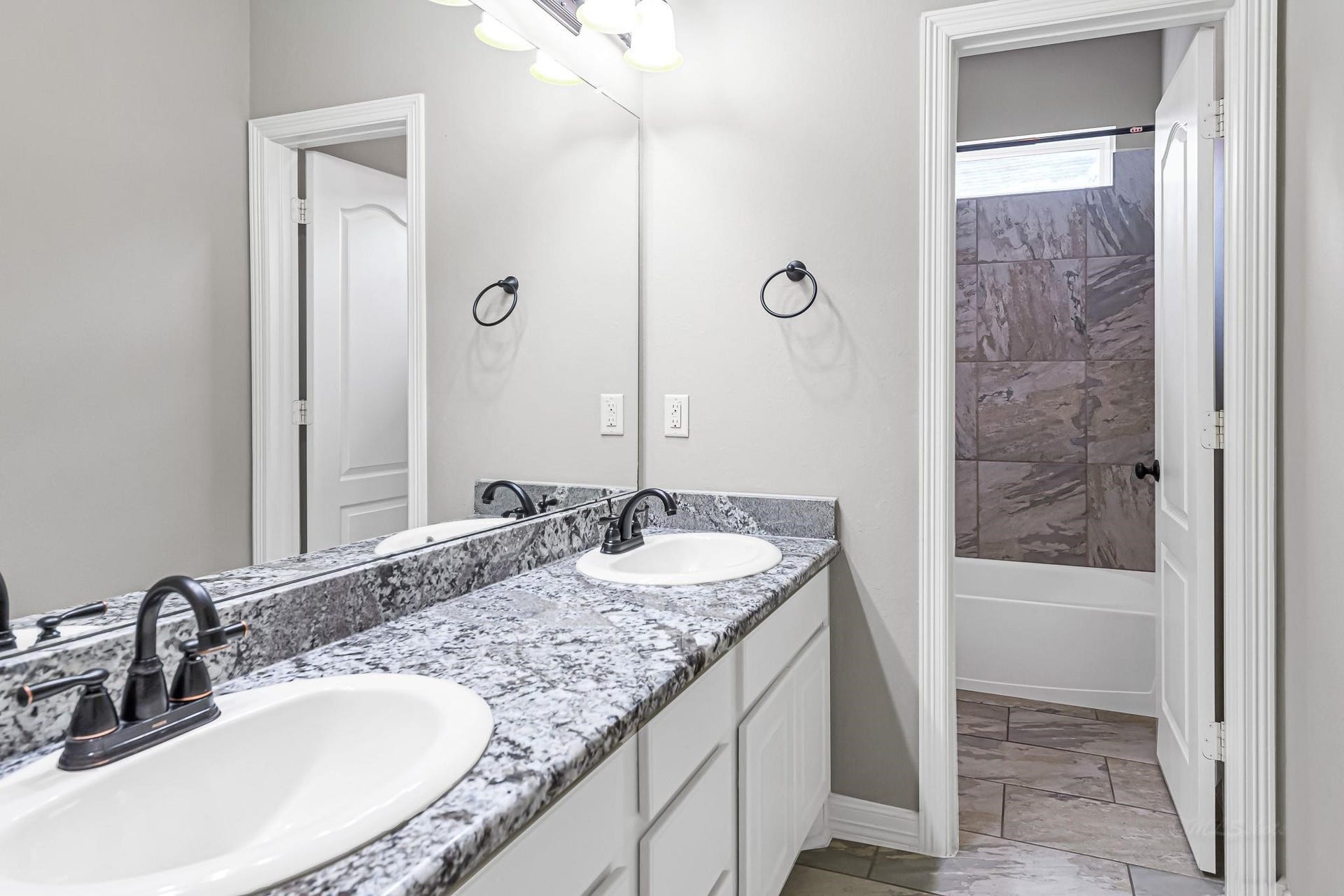 6718 Miller Shadow Lane, Sugar Land, TX 77479 6718 Miller Shadow Lane, Sugar Land, TX 77479