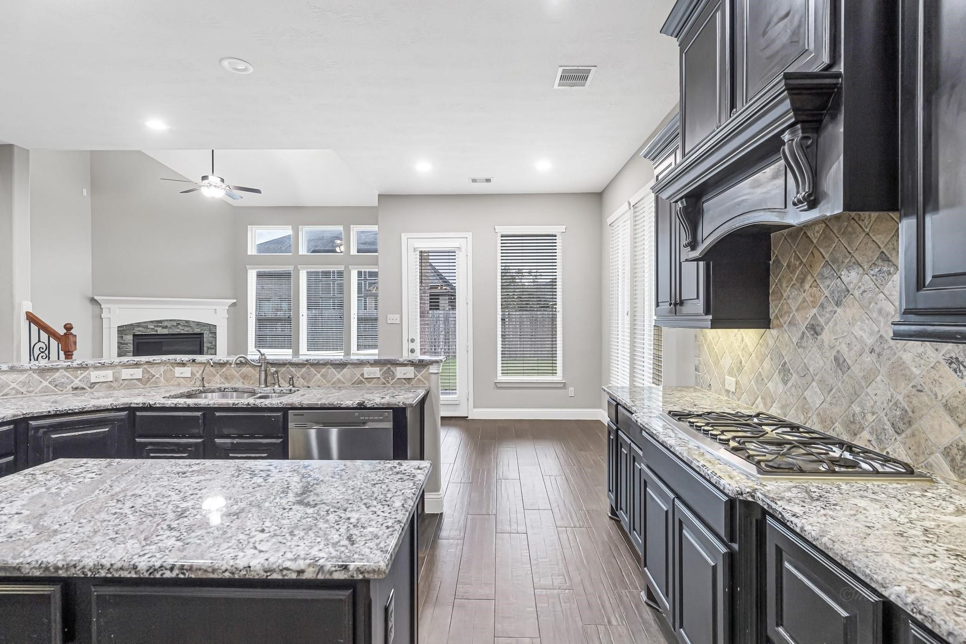 6718 Miller Shadow Lane, Sugar Land, TX 77479 6718 Miller Shadow Lane, Sugar Land, TX 77479