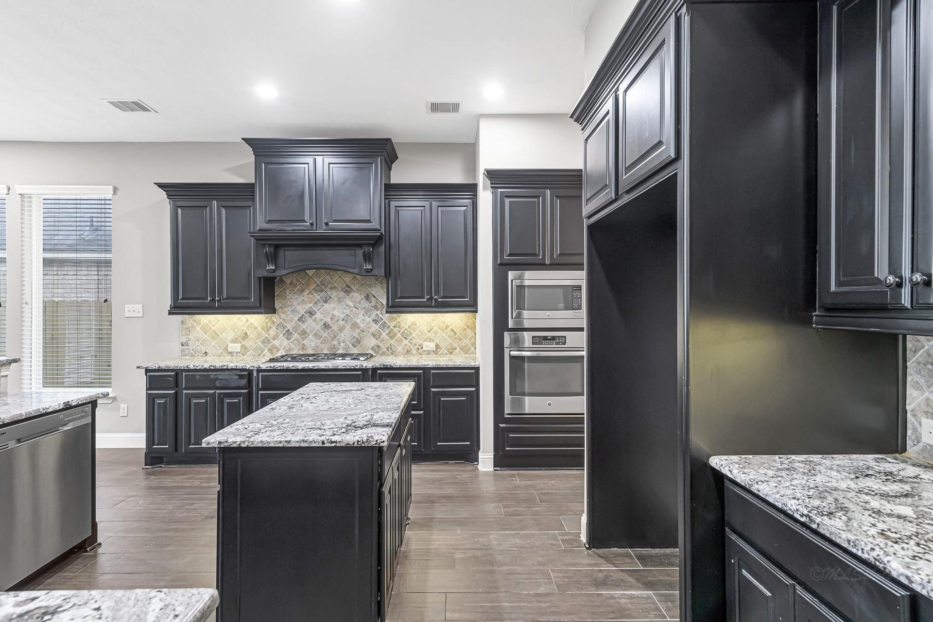 6718 Miller Shadow Lane, Sugar Land, TX 77479 6718 Miller Shadow Lane, Sugar Land, TX 77479