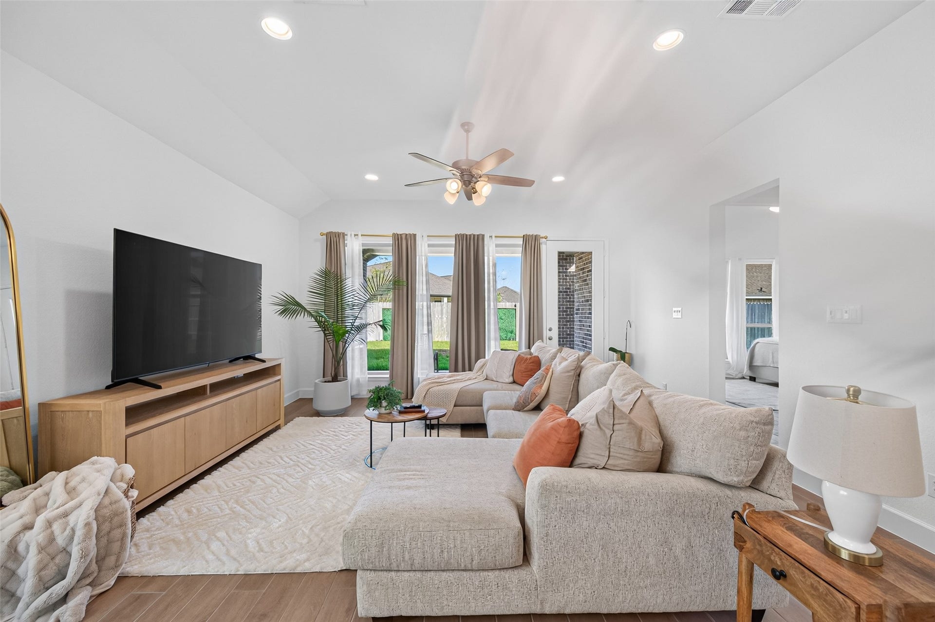 427 Mulberry Creek Street, Conroe, TX 77304