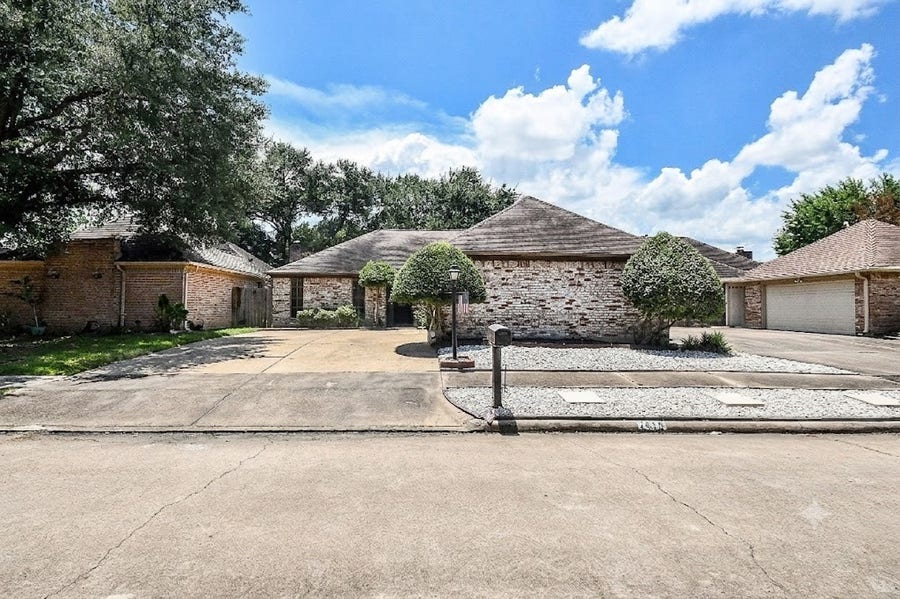 Property photo for 7815 Hummingbird Street, Houston, TX