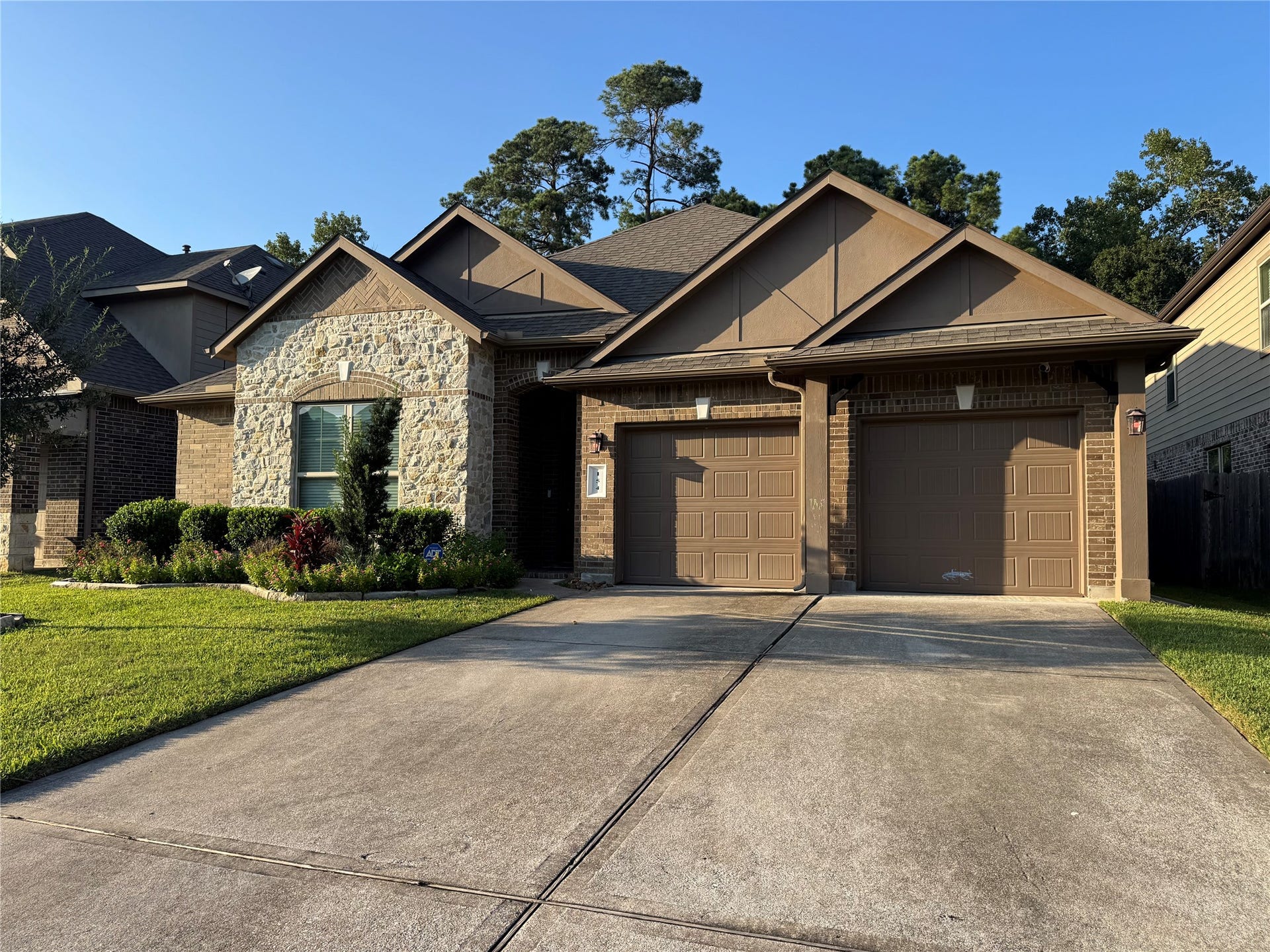 154 Deerfield Meadow Drive, Conroe, TX 77384
