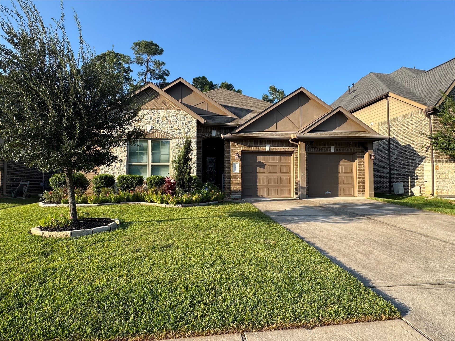 154 Deerfield Meadow Drive, Conroe, TX 77384