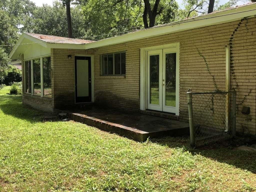 3515 Elm Drive, Dickinson, TX 77539 3515 Elm Drive, Dickinson, TX 77539