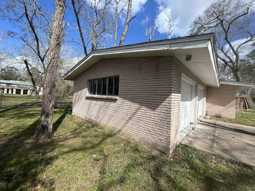 3515 Elm Drive, Dickinson, TX 77539 3515 Elm Drive, Dickinson, TX 77539