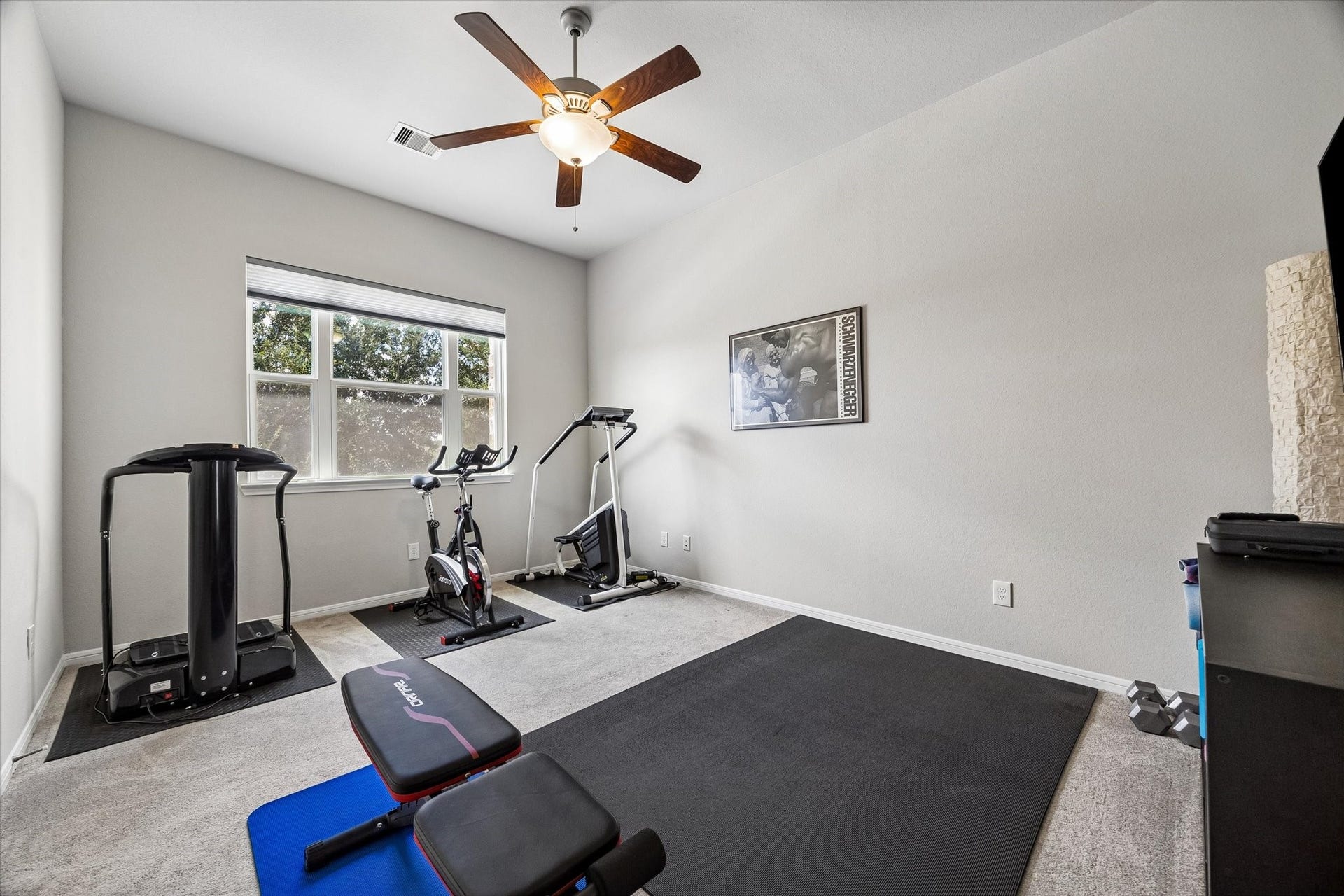 21322 Prairie Plains Lane, Richmond, TX 77406 Secondary bedroom with fabulous closet space.