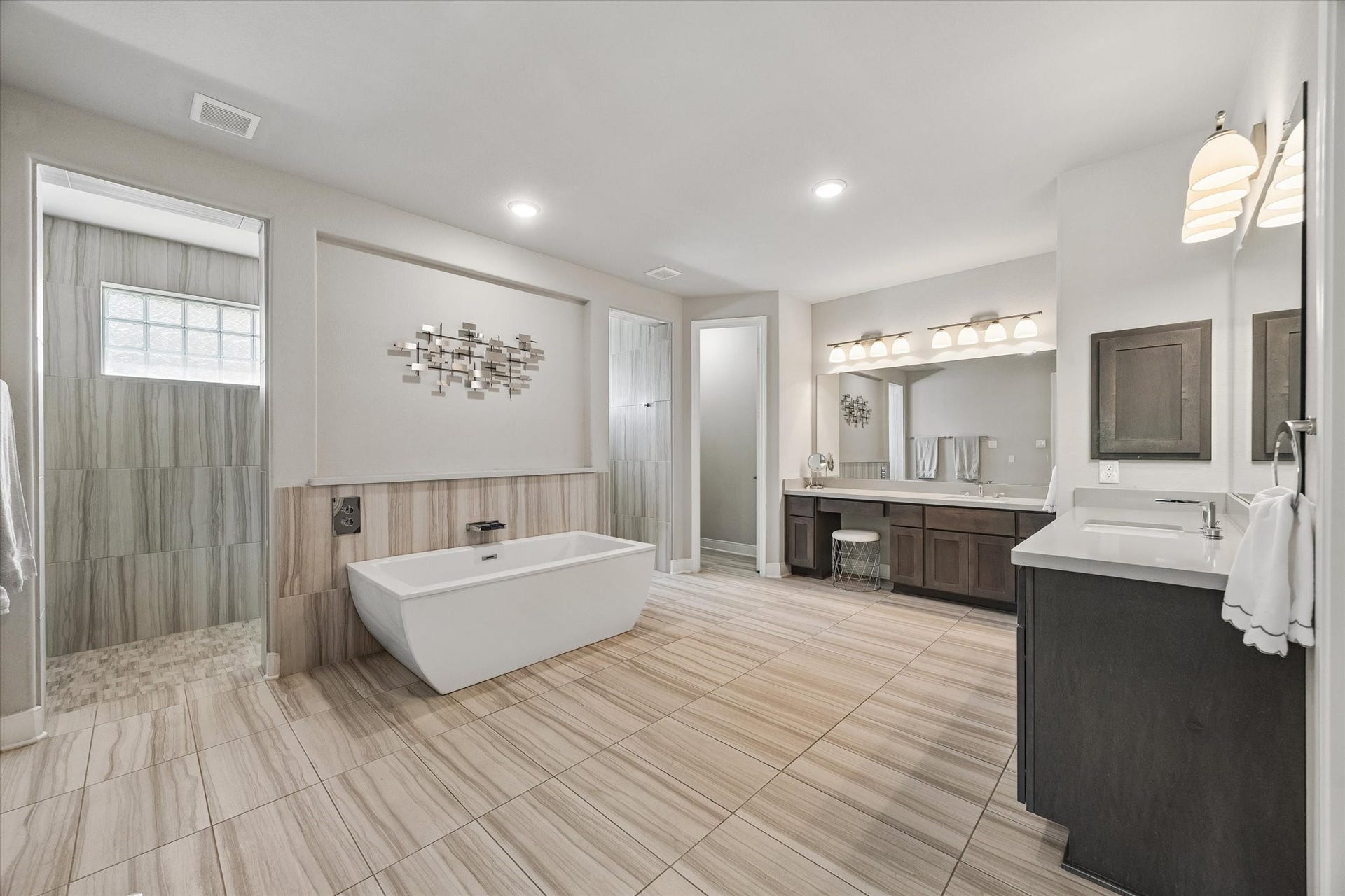 21322 Prairie Plains Lane, Richmond, TX 77406 Richmond spa! Double sinks, gorgeous neutral designer touches and massive shower.