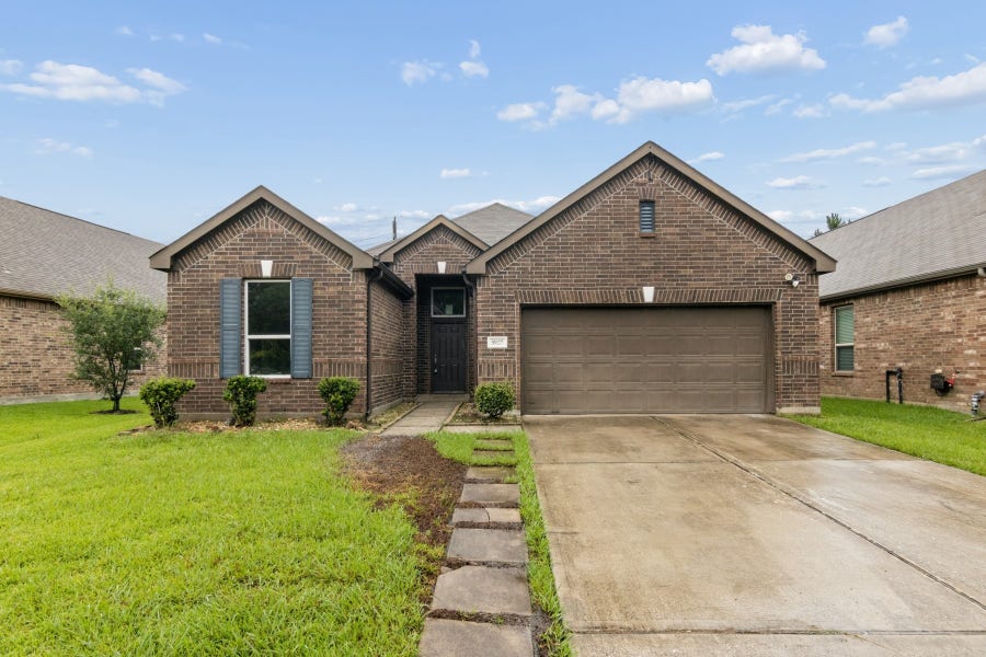 Property photo for 5927 Rivergrove Bend Drive, Humble, TX