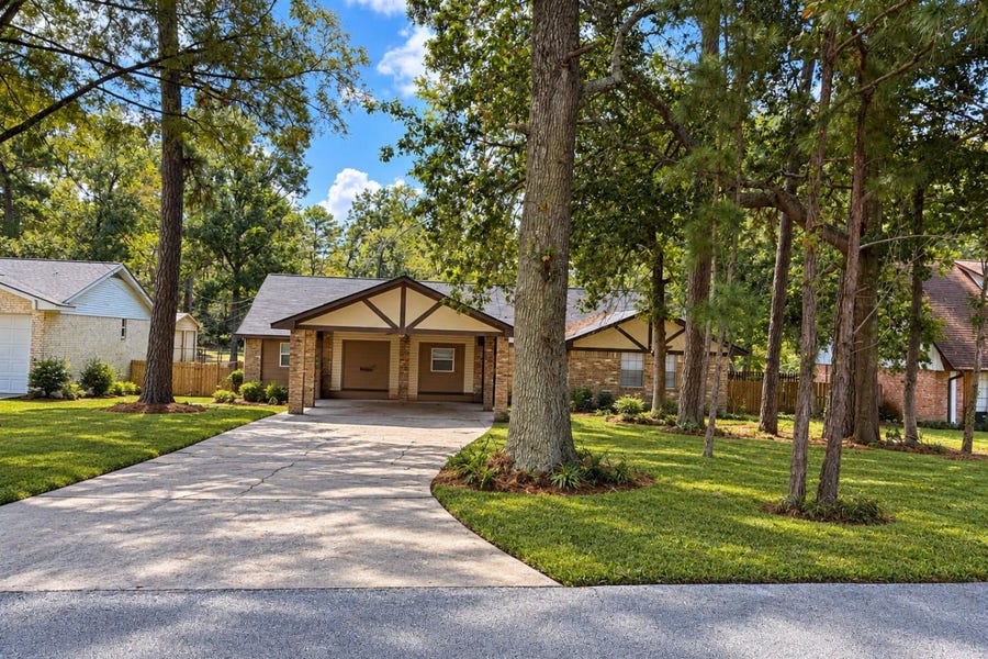 Property photo for 111 Rigby Owen Road, Conroe, TX