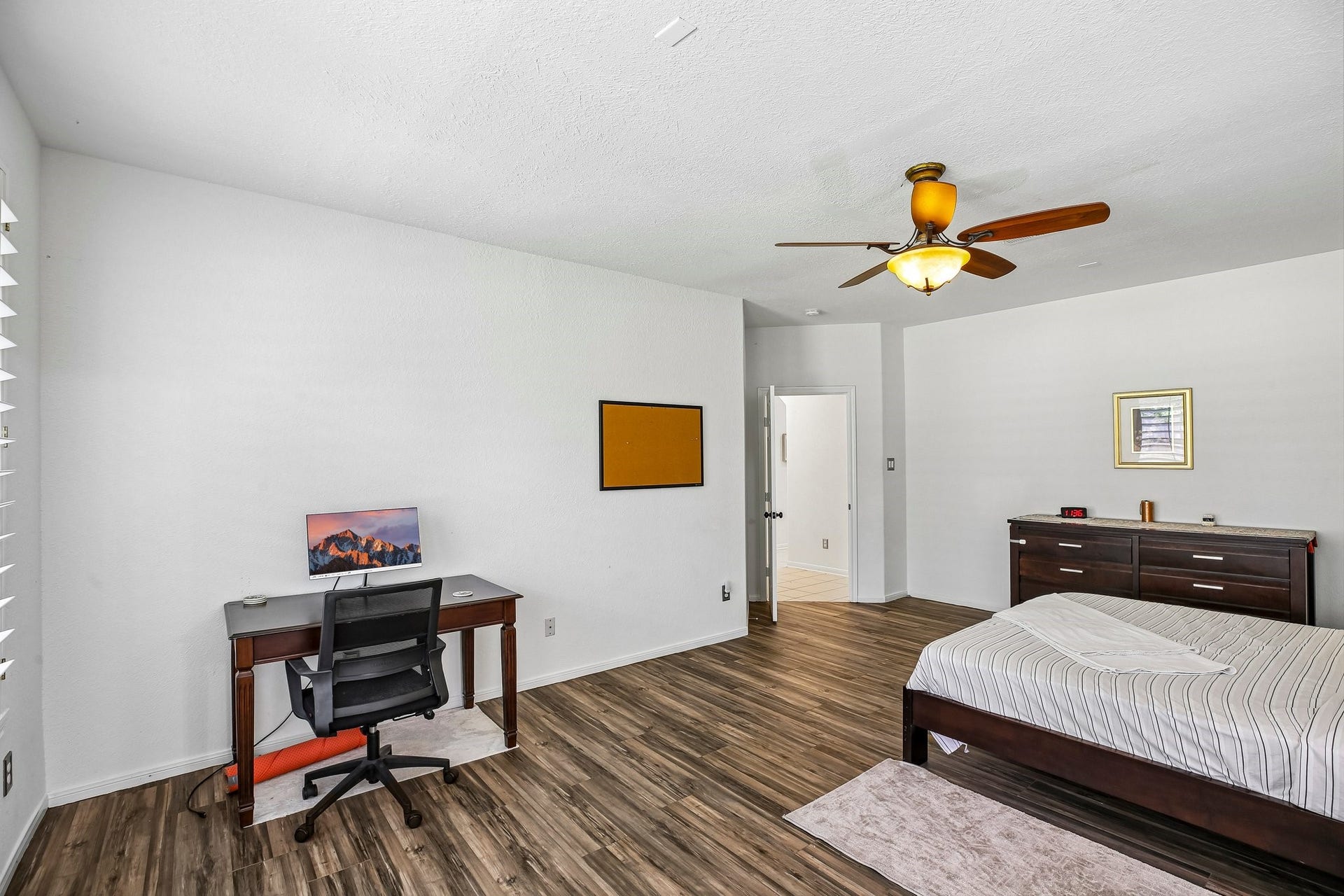 14 Guinevere Place, The Woodlands, TX 77384 14 Guinevere Place, The Woodlands, TX 77384
